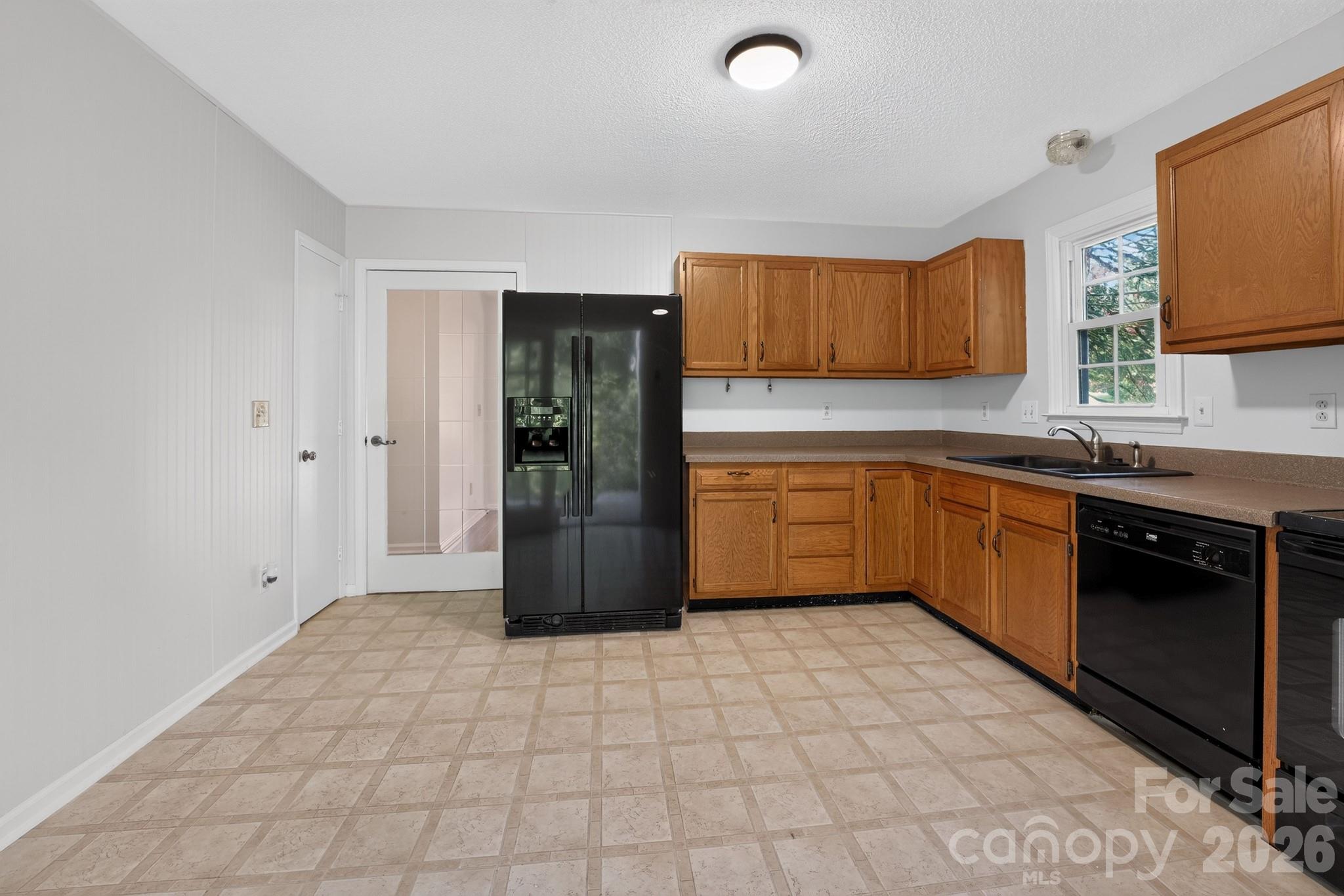 8316 Summerglen Circle Property Photo 7