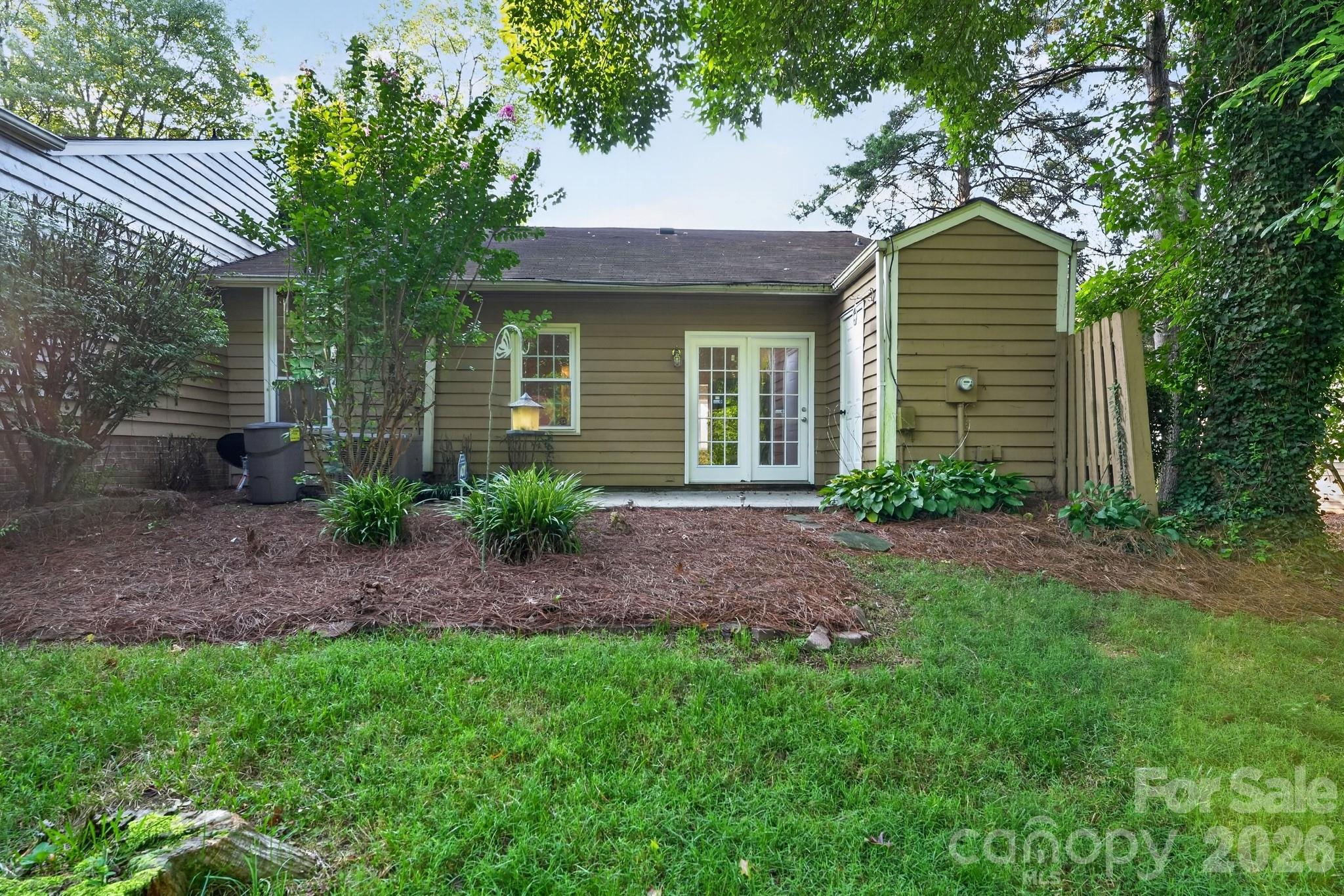 8316 Summerglen Circle Property Photo 14