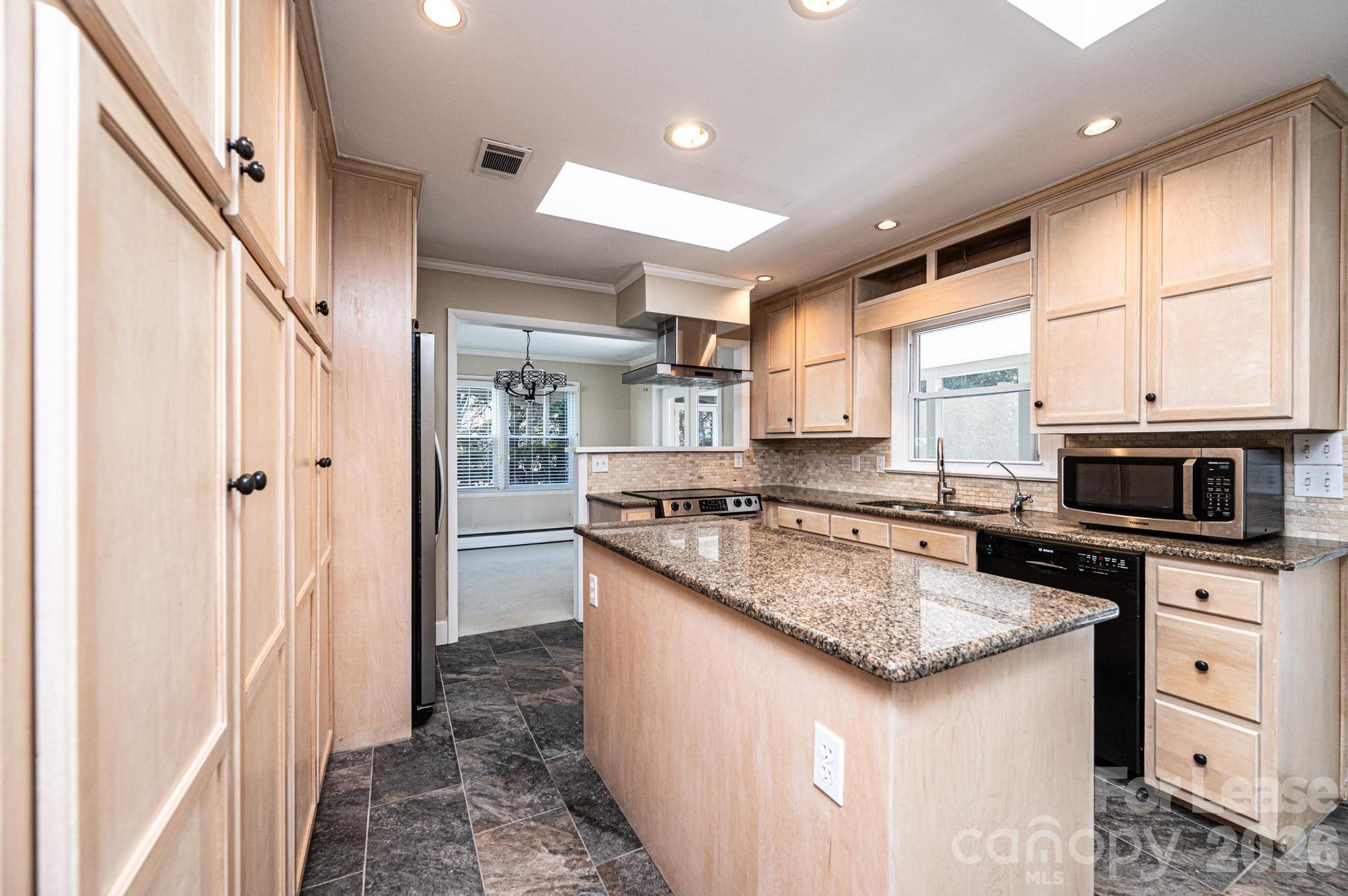 2035 2nd Street Property Photo 12