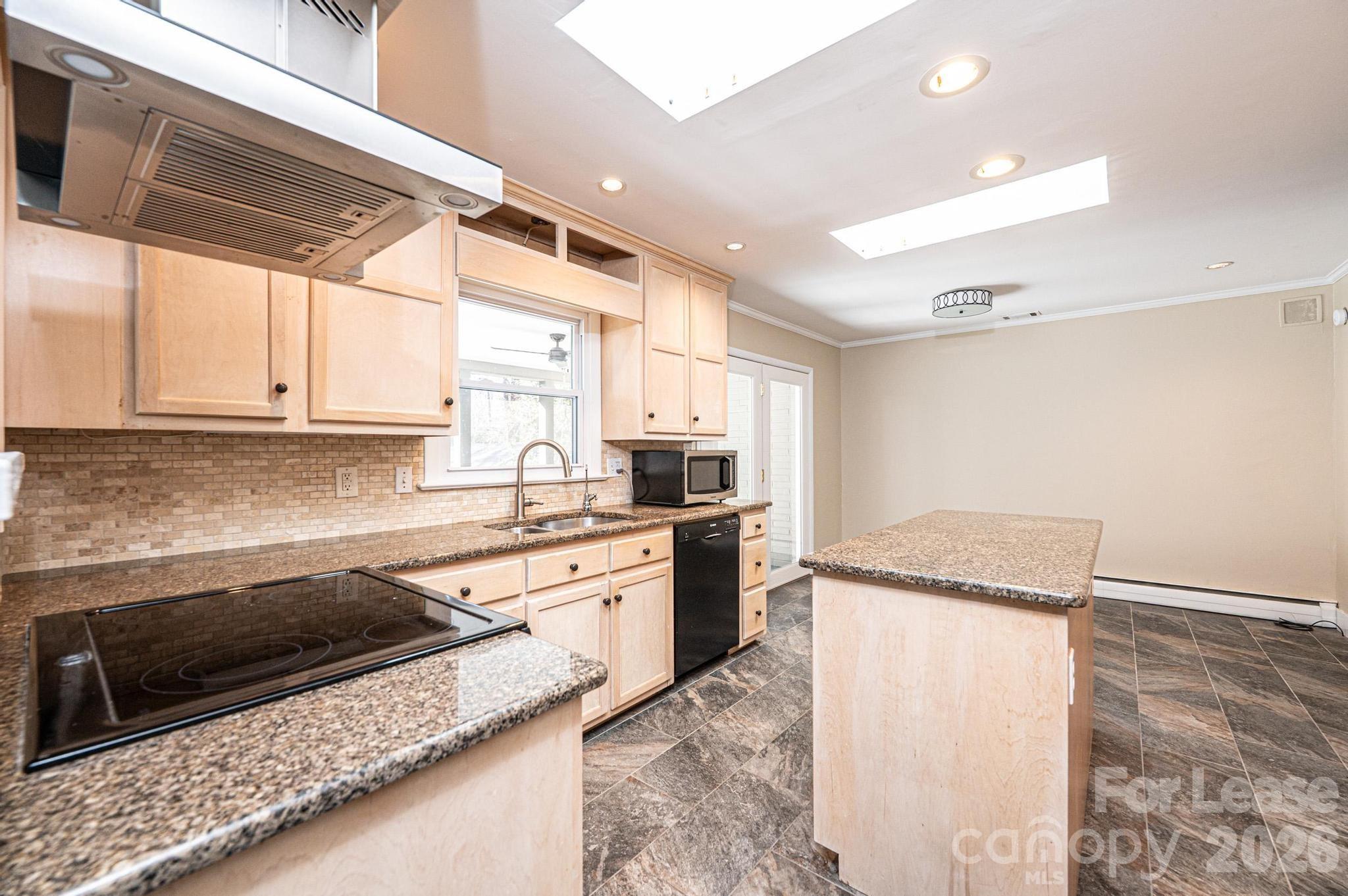 2035 2nd Street Property Photo 15
