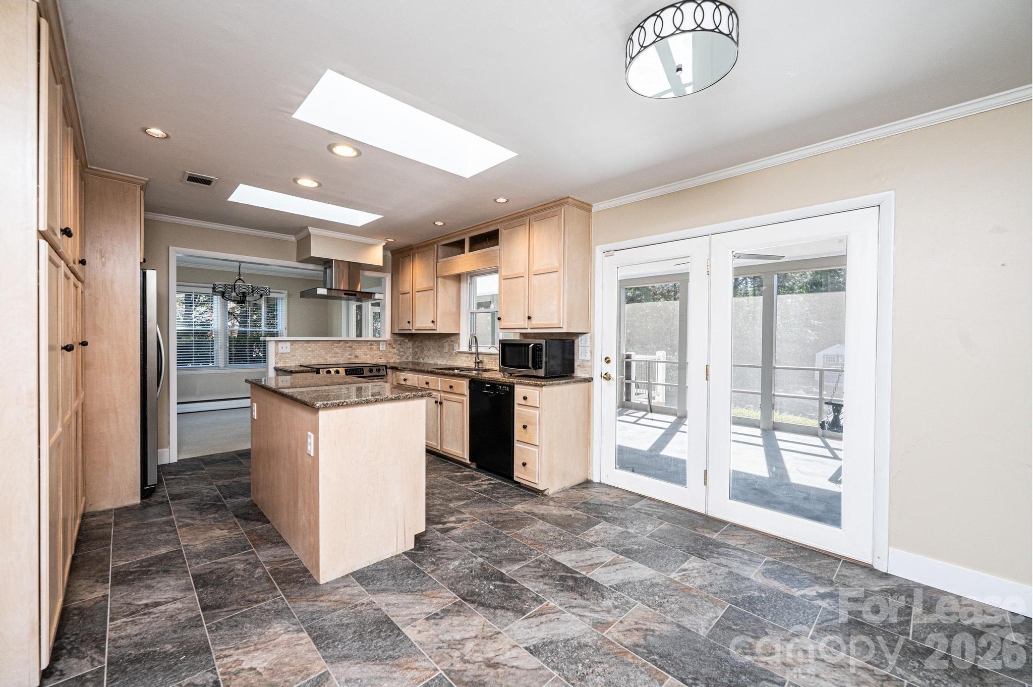 2035 2nd Street Property Photo 16