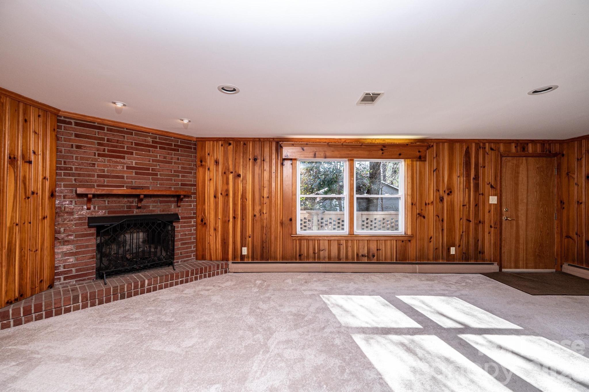 2035 2nd Street Property Photo 33