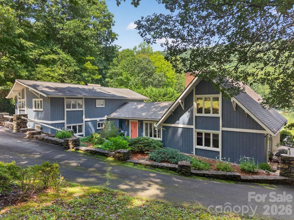 865 Haven Drive Property Photo 1