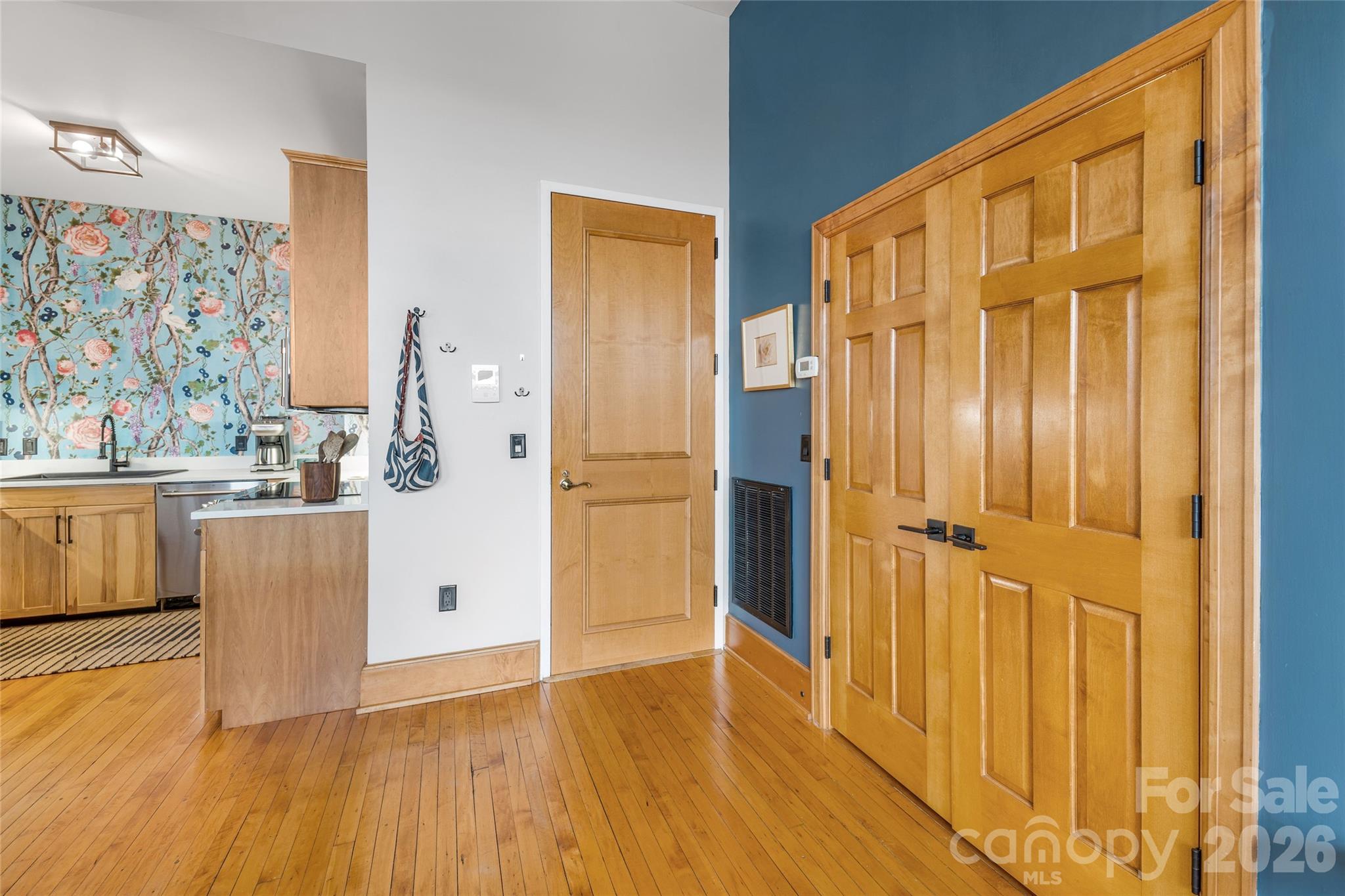 59 College Street 201 Property Photo 7