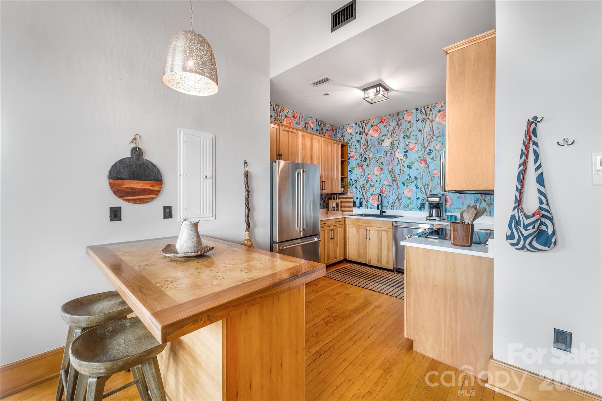 59 College Street 201 Property Photo 9