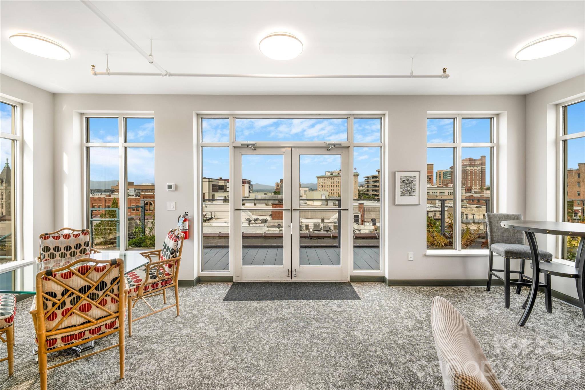 59 College Street 201 Property Photo 29