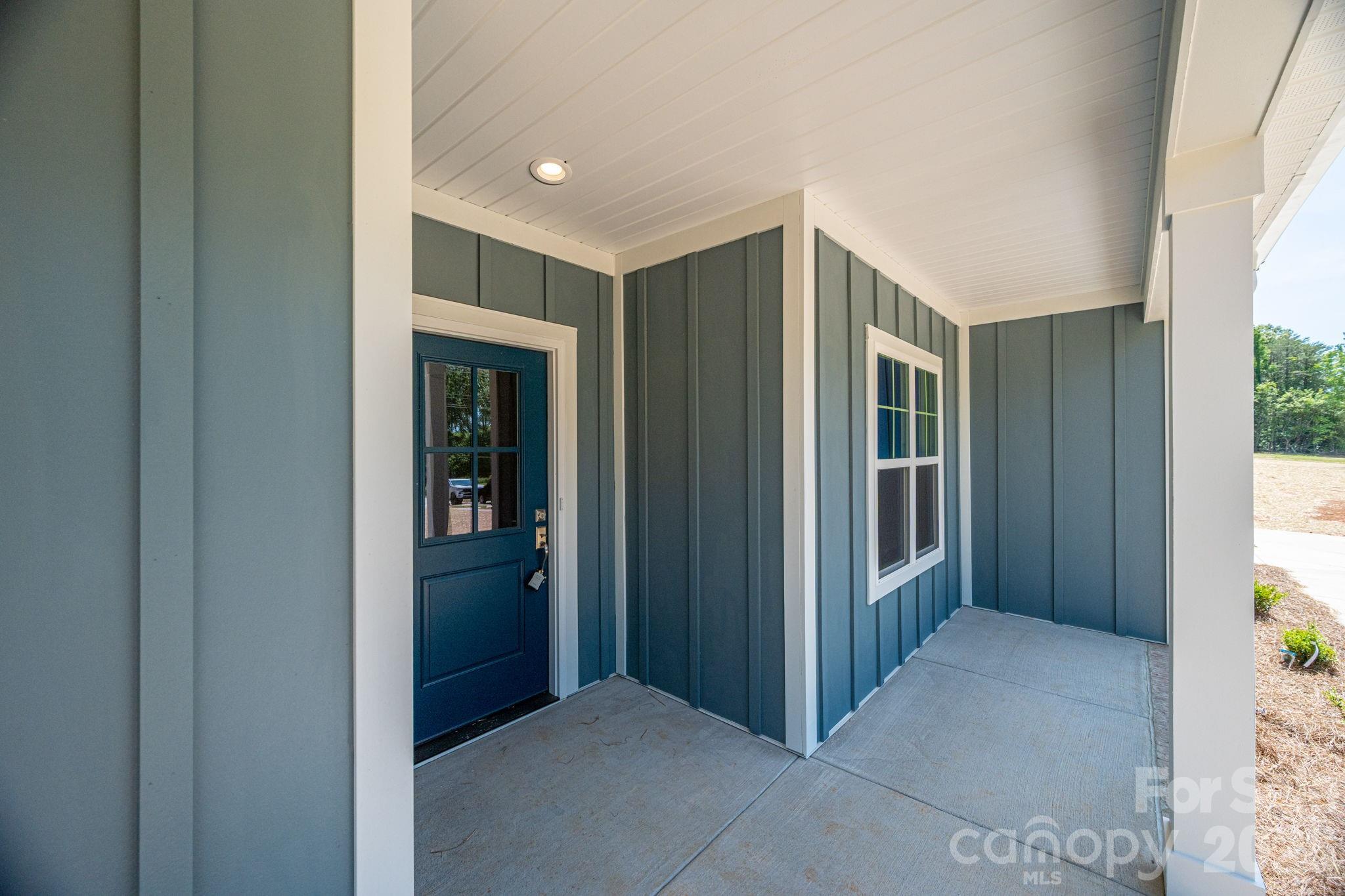 1337 Zeb Haynes Road Property Photo 4