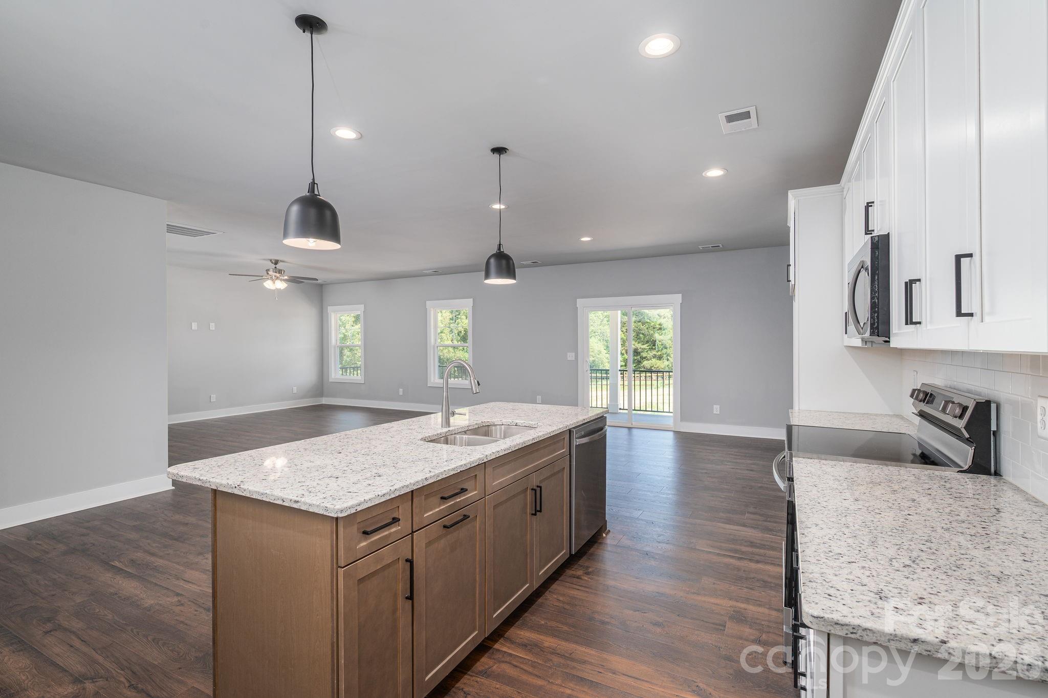1337 Zeb Haynes Road Property Photo 7