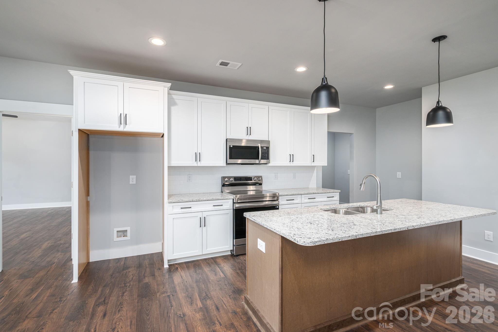 1337 Zeb Haynes Road Property Photo 8