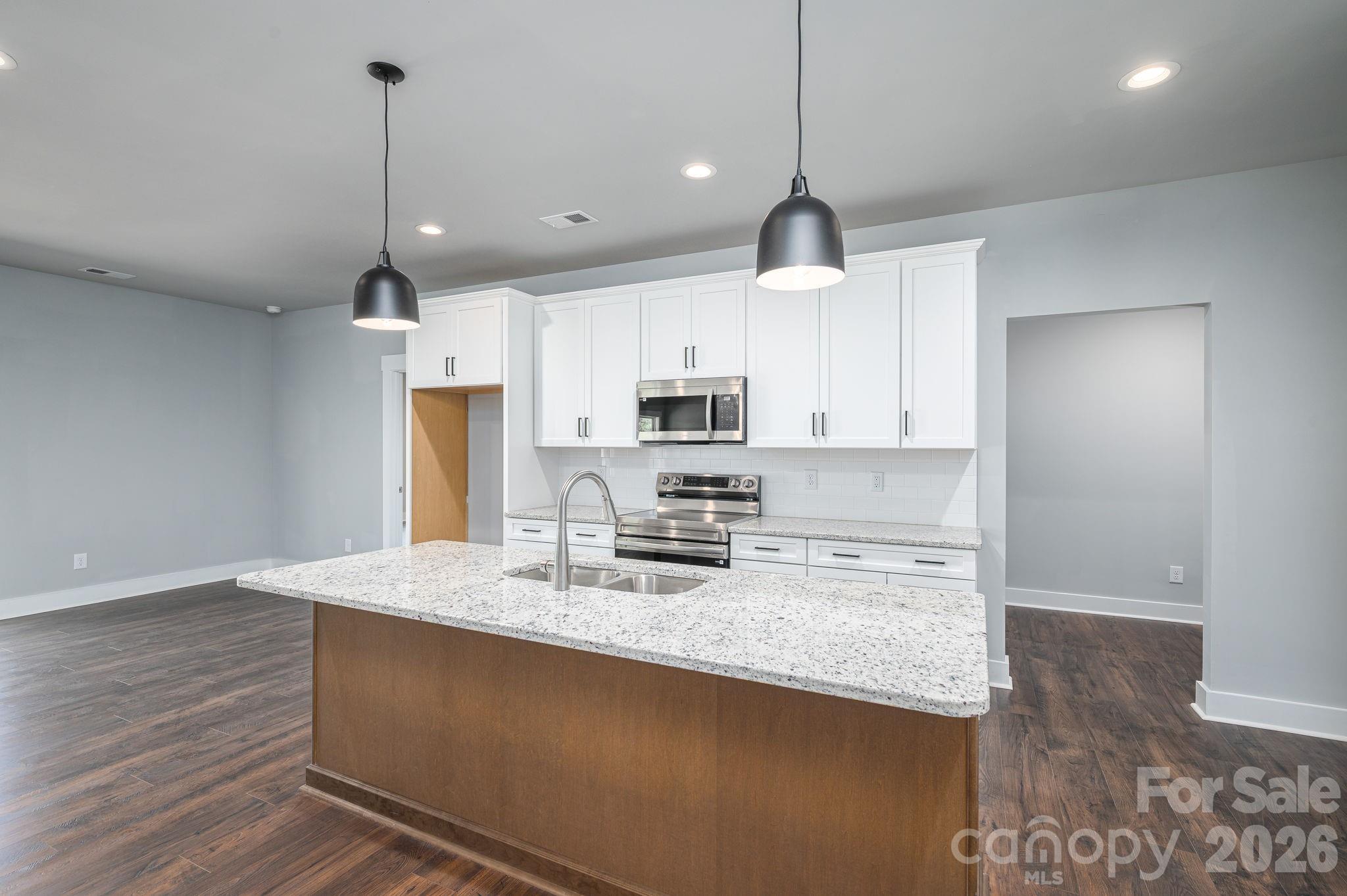 1337 Zeb Haynes Road Property Photo 9