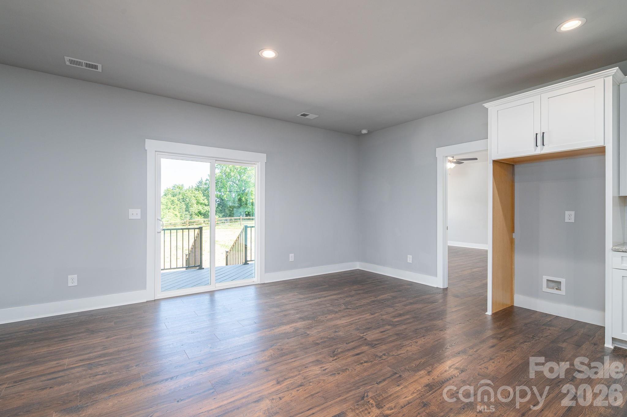 1337 Zeb Haynes Road Property Photo 10