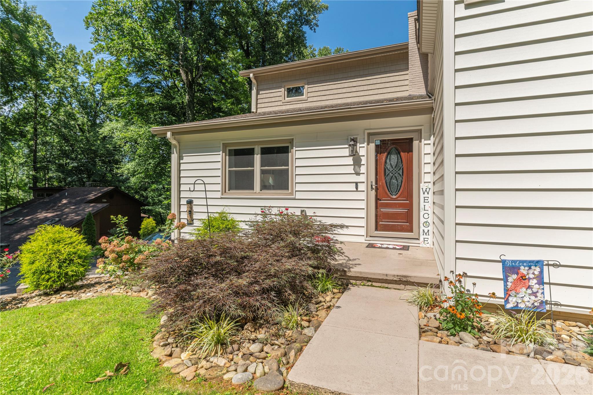 115 Hazelview Drive Property Photo 2