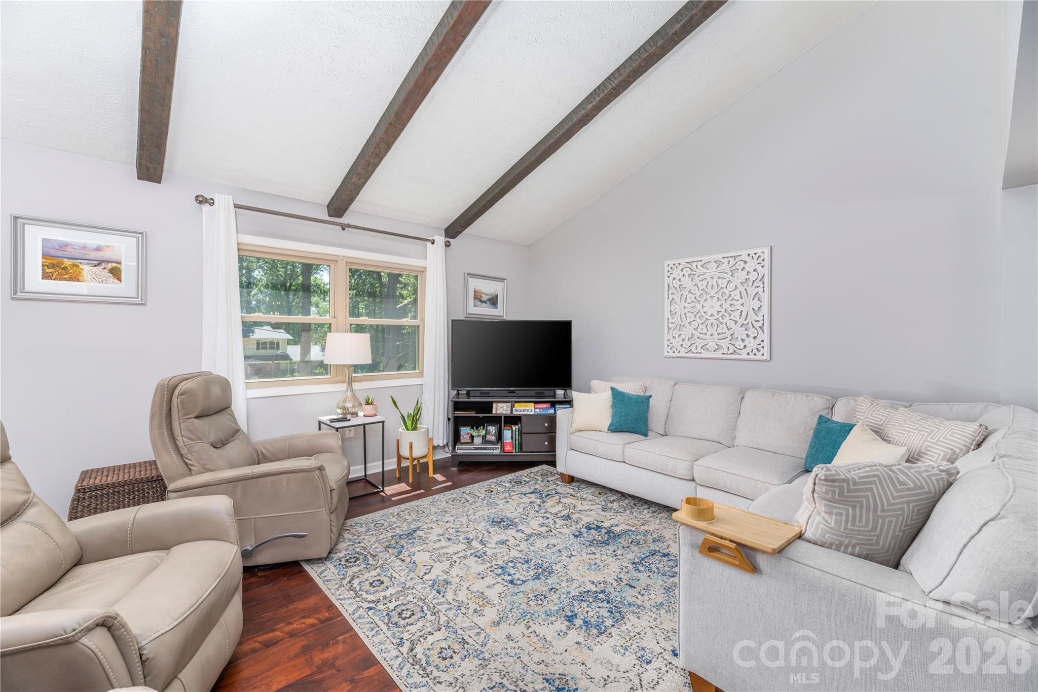 115 Hazelview Drive Property Photo 4