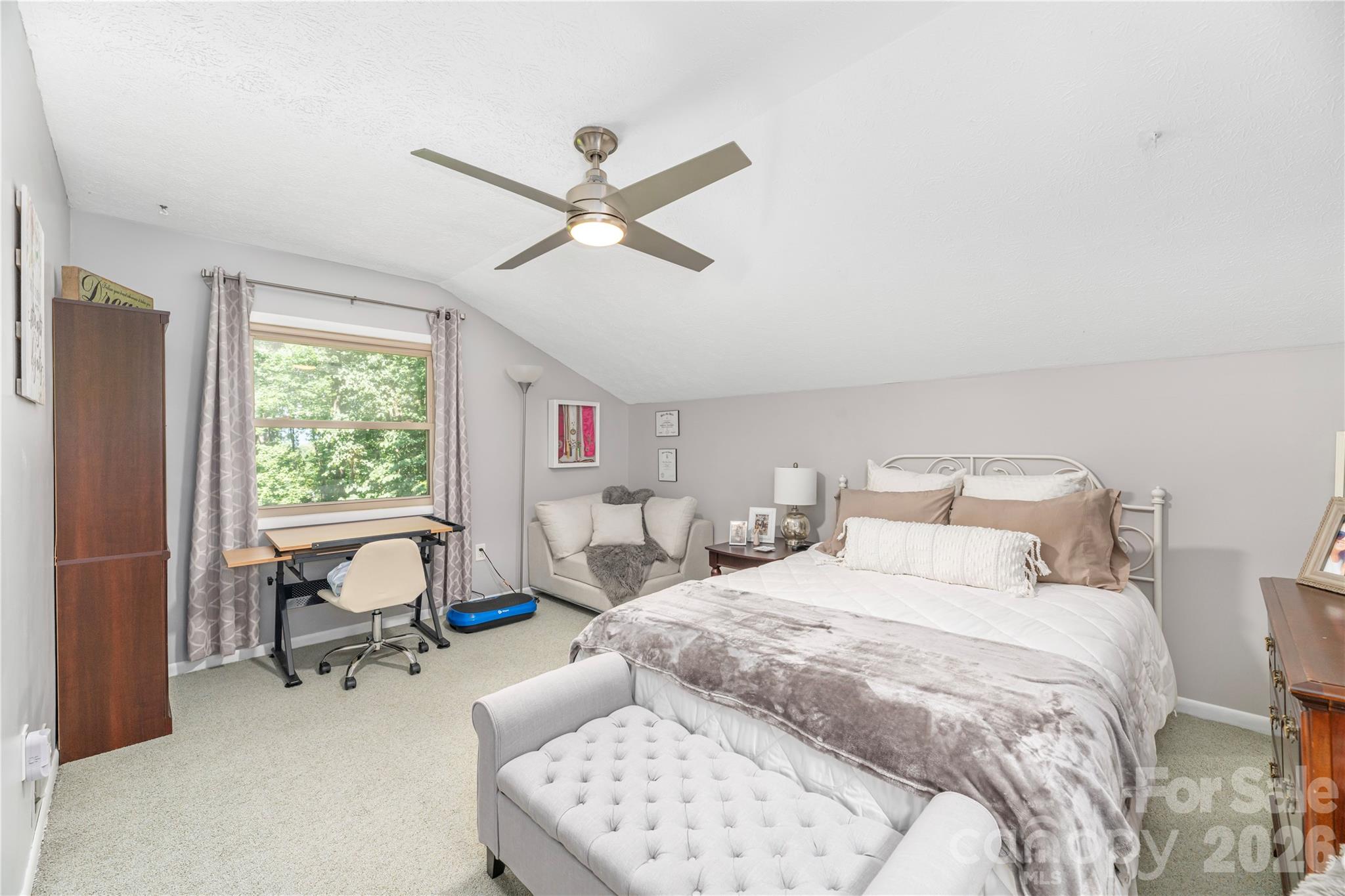 115 Hazelview Drive Property Photo 13