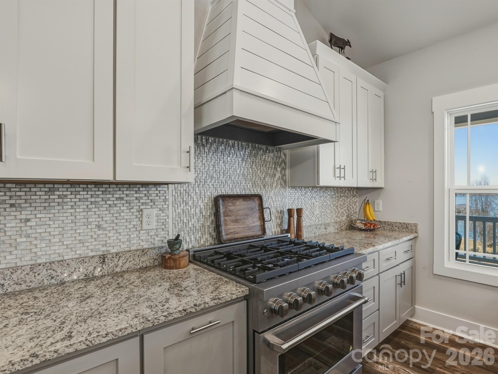 9464 Riviera Drive Property Photo 10
