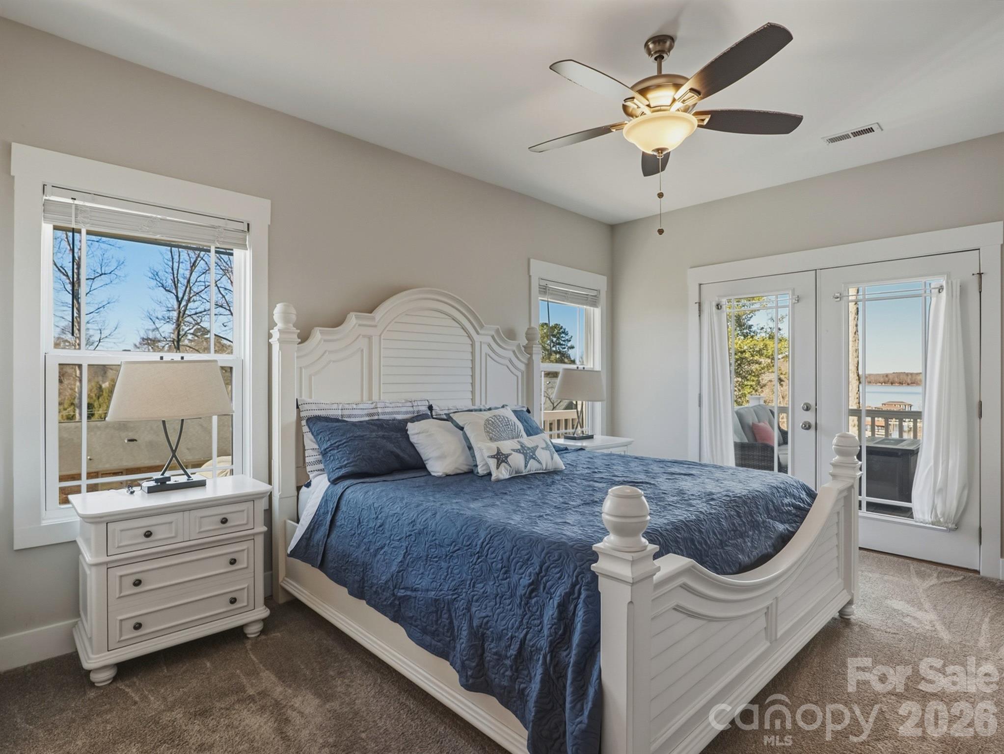9464 Riviera Drive Property Photo 14
