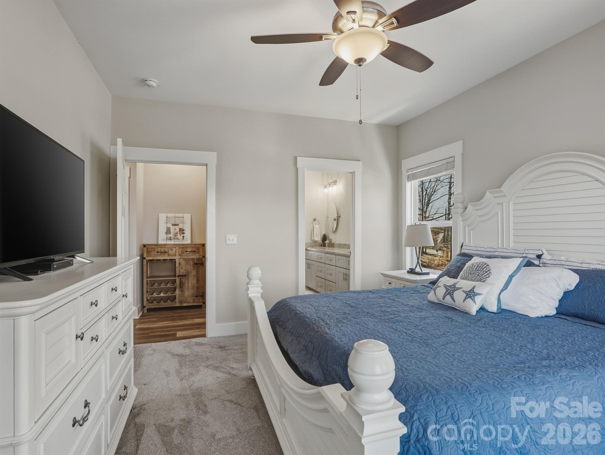 9464 Riviera Drive Property Photo 15