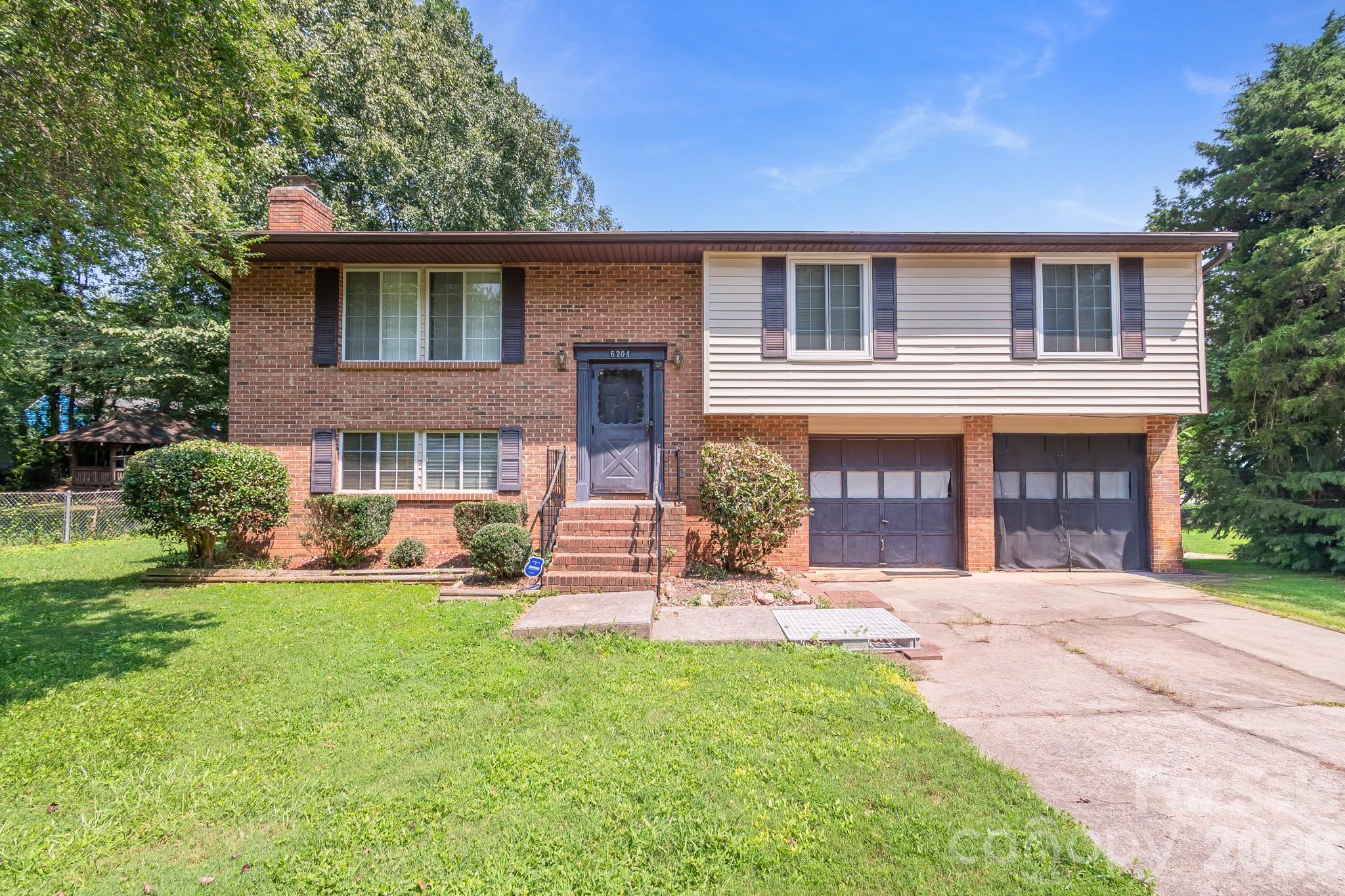 6204 Turtle Neck Lane Property Photo 1