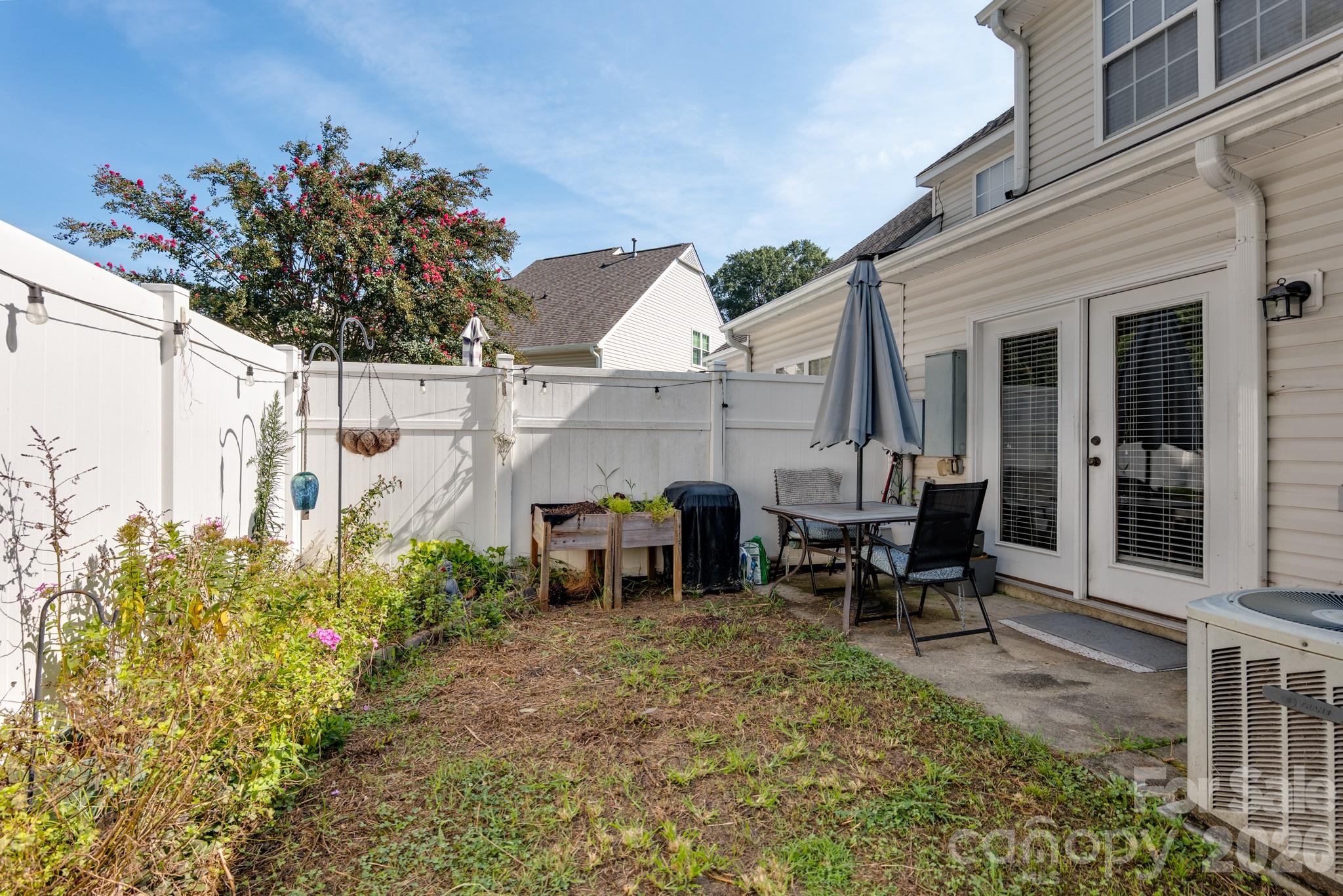348 Valley Brook Lane Property Photo 18