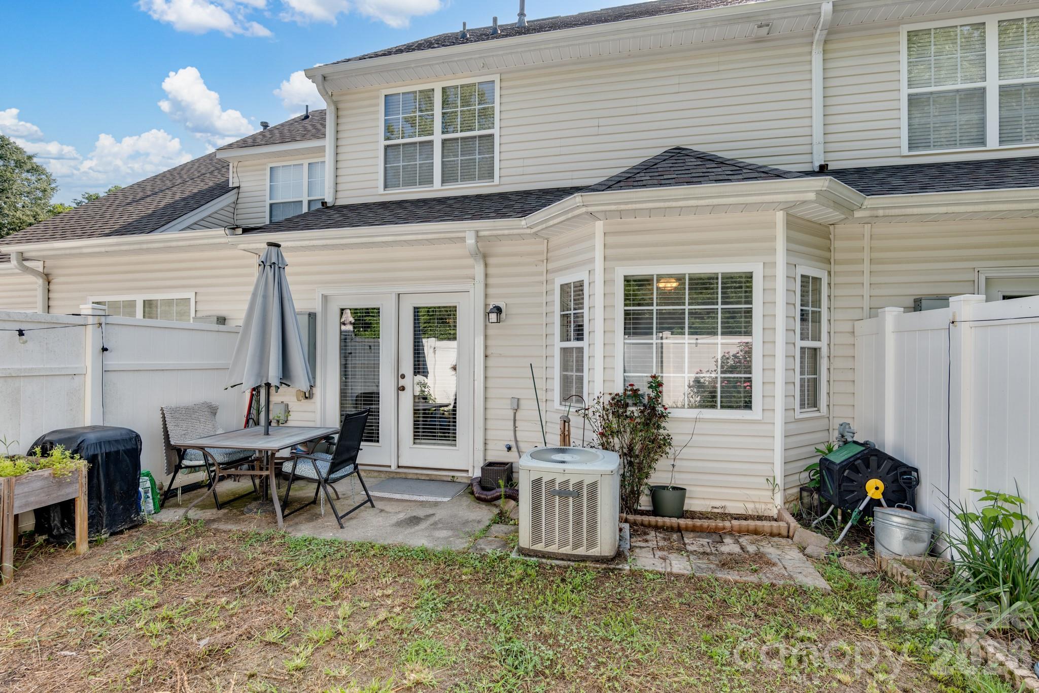 348 Valley Brook Lane Property Photo 19