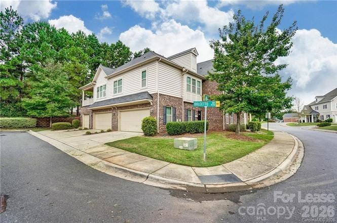 16718 Dolcetto Way Property Photo 4