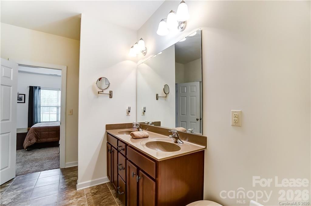 16718 Dolcetto Way Property Photo 12