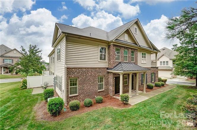16718 Dolcetto Way Property Photo 34
