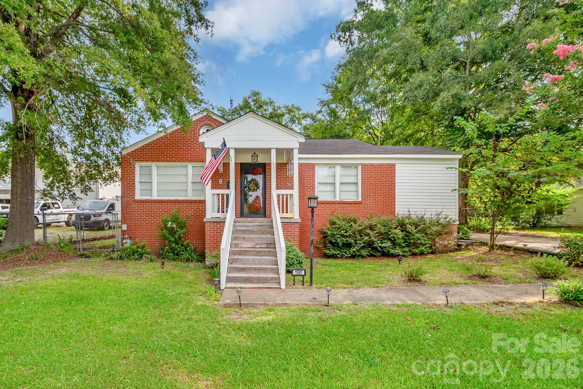 1587 Flat Creek Road Property Photo 1