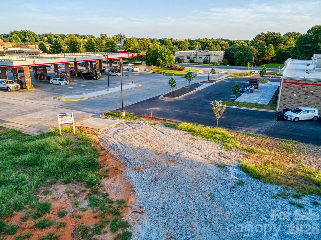 690 River Highway 2 Property Photo 1