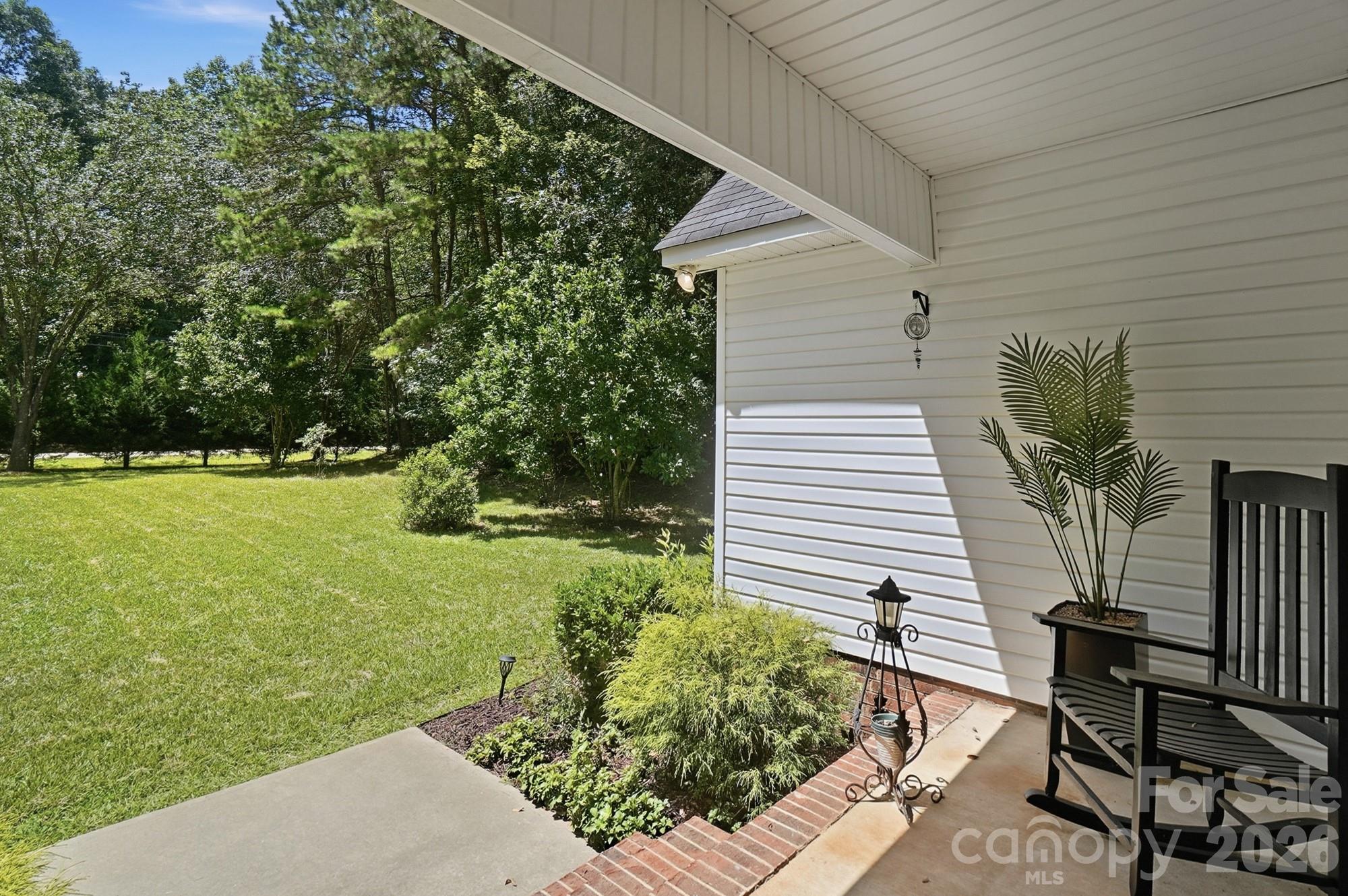 7003 S Providence Road Property Photo 4