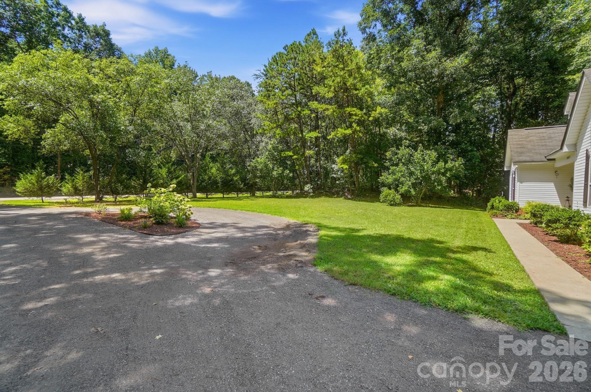 7003 S Providence Road Property Photo 5