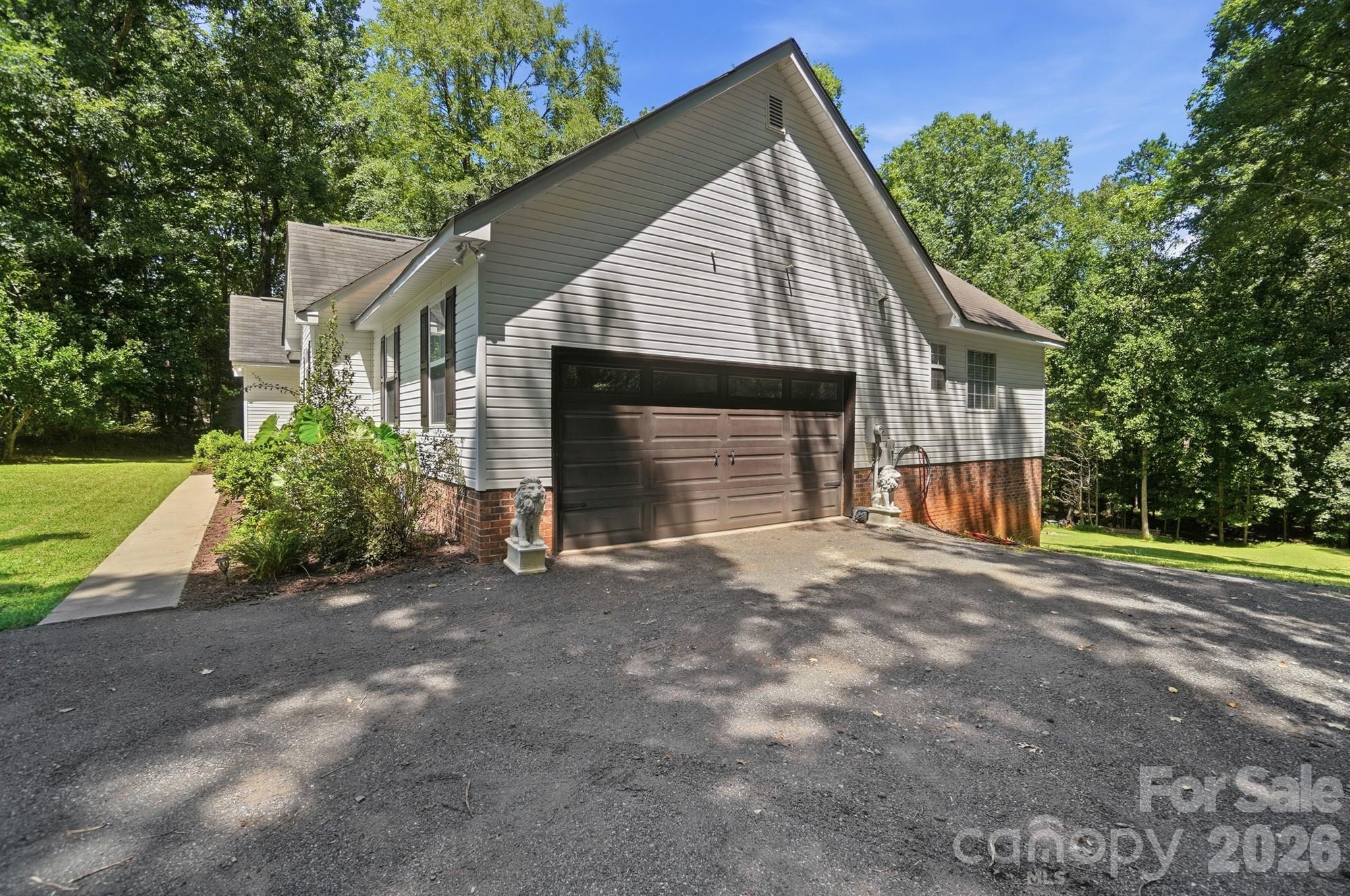 7003 S Providence Road Property Photo 6