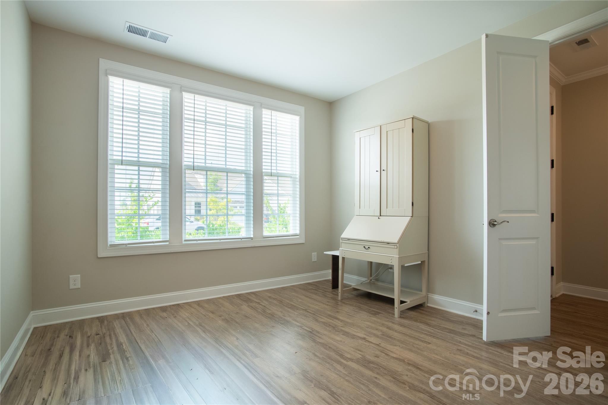 9038 Daring Court Property Photo 10