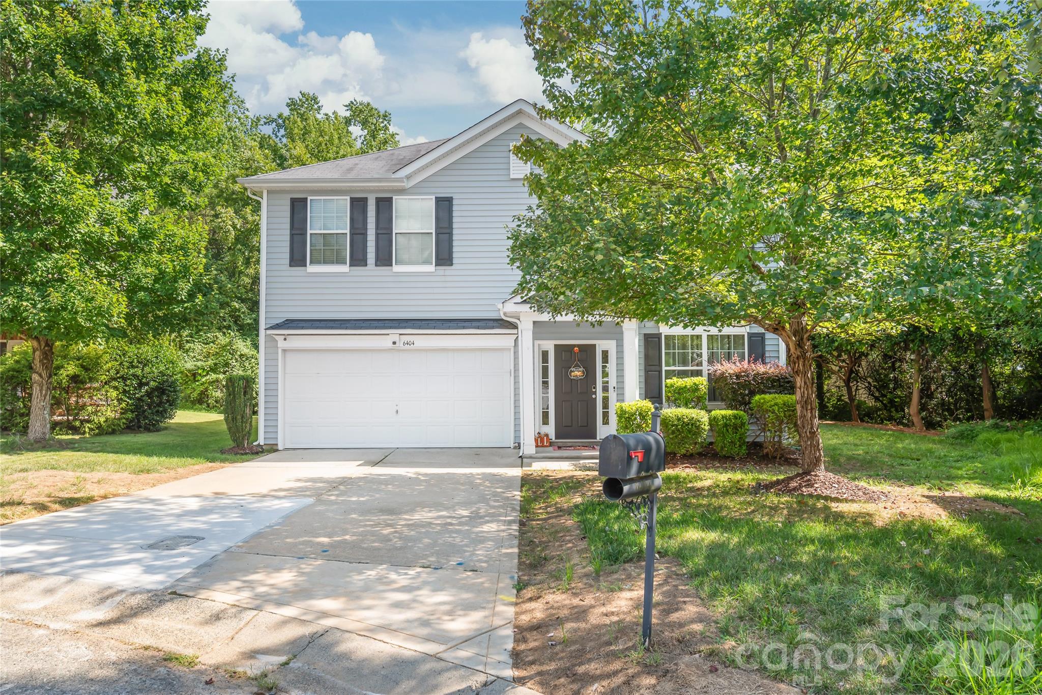 6404 Lanzerac Manor Drive Property Photo 1