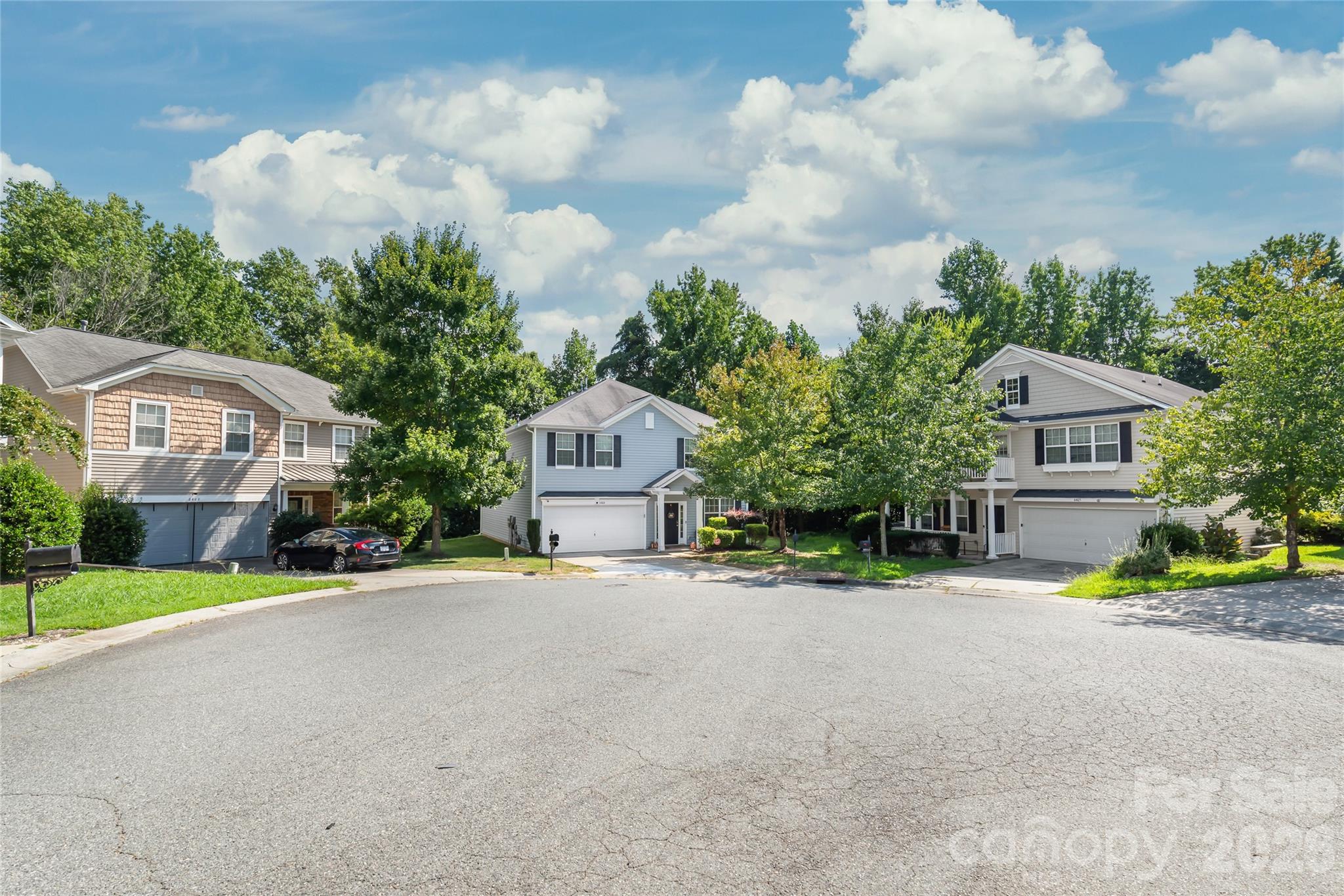 6404 Lanzerac Manor Drive Property Photo 2