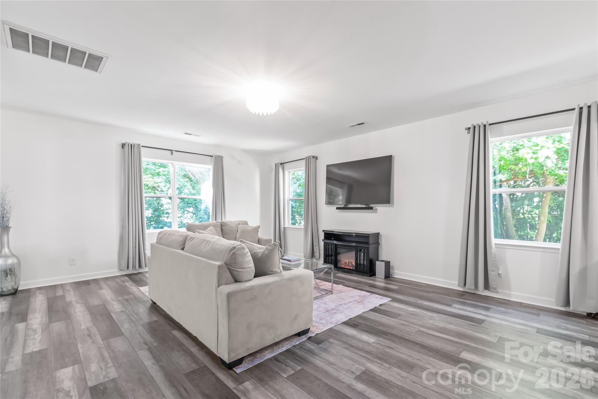 6404 Lanzerac Manor Drive Property Photo 10