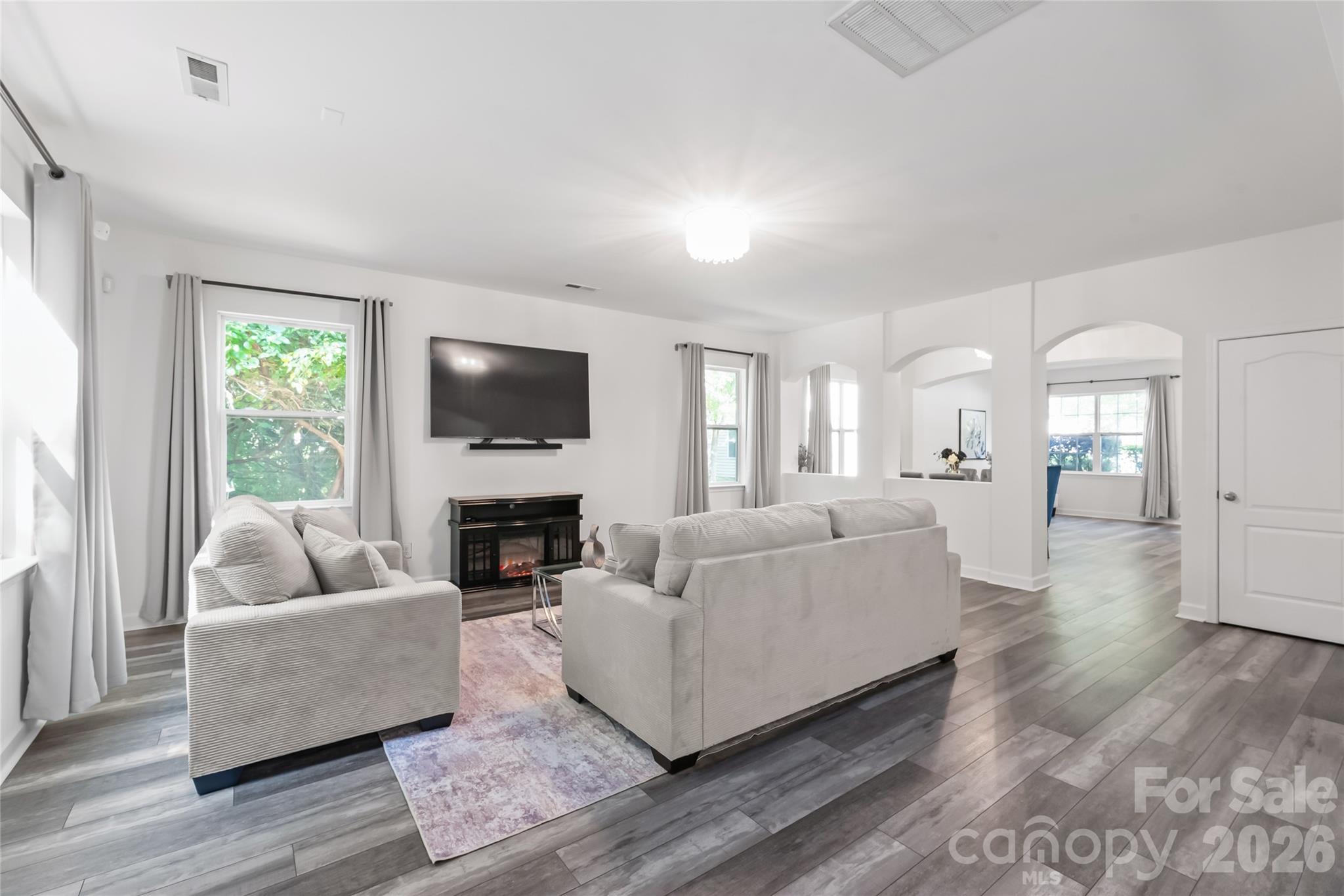6404 Lanzerac Manor Drive Property Photo 12