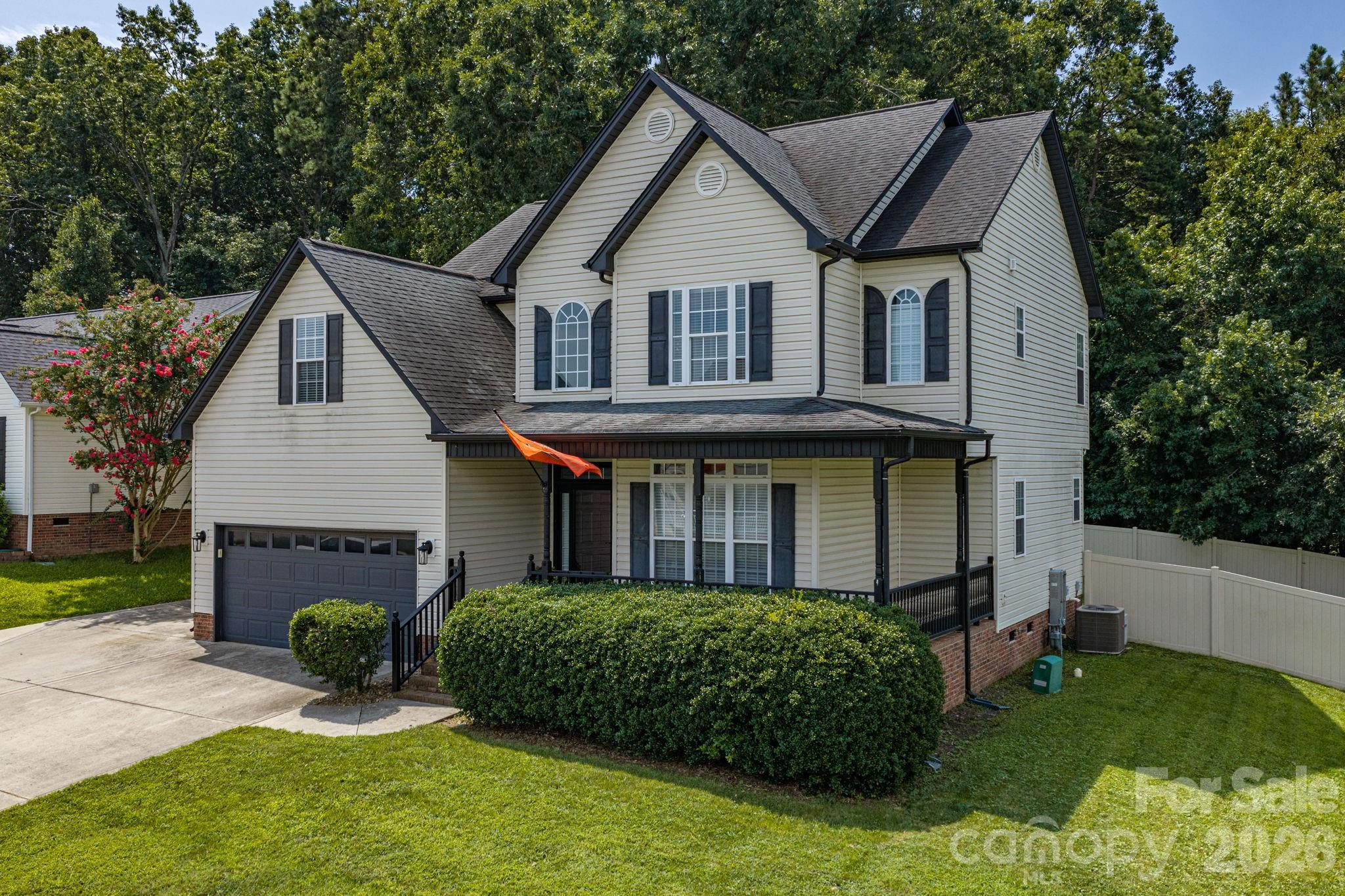 908 Carole Summey Drive Property Photo 3