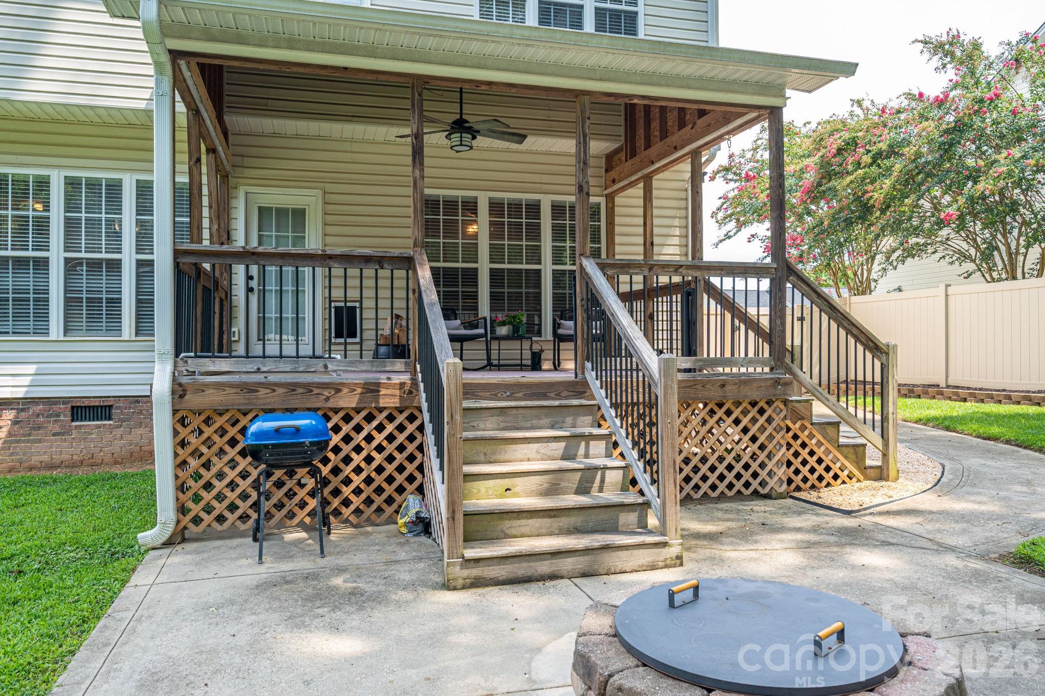 908 Carole Summey Drive Property Photo 7