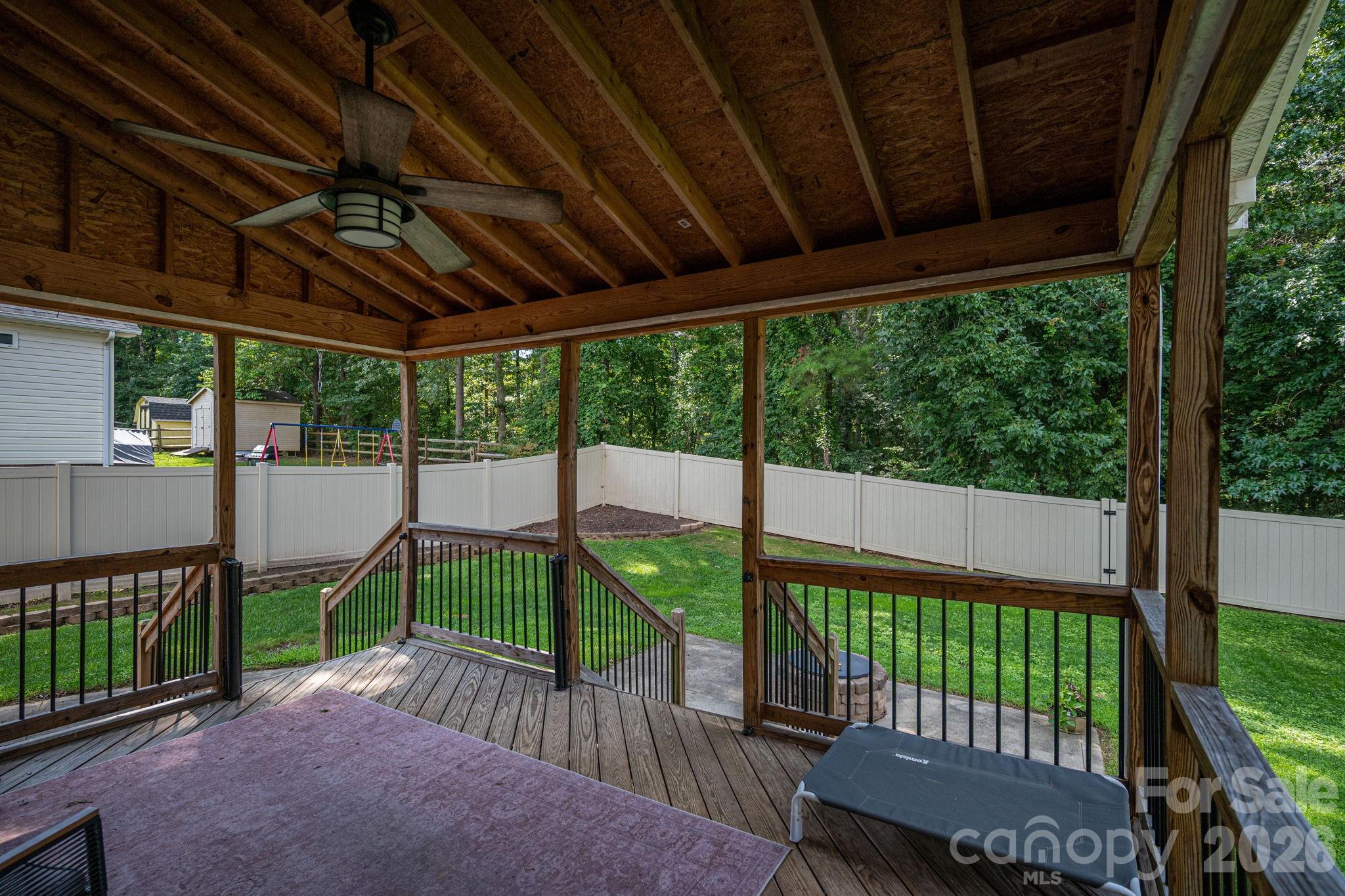 908 Carole Summey Drive Property Photo 14