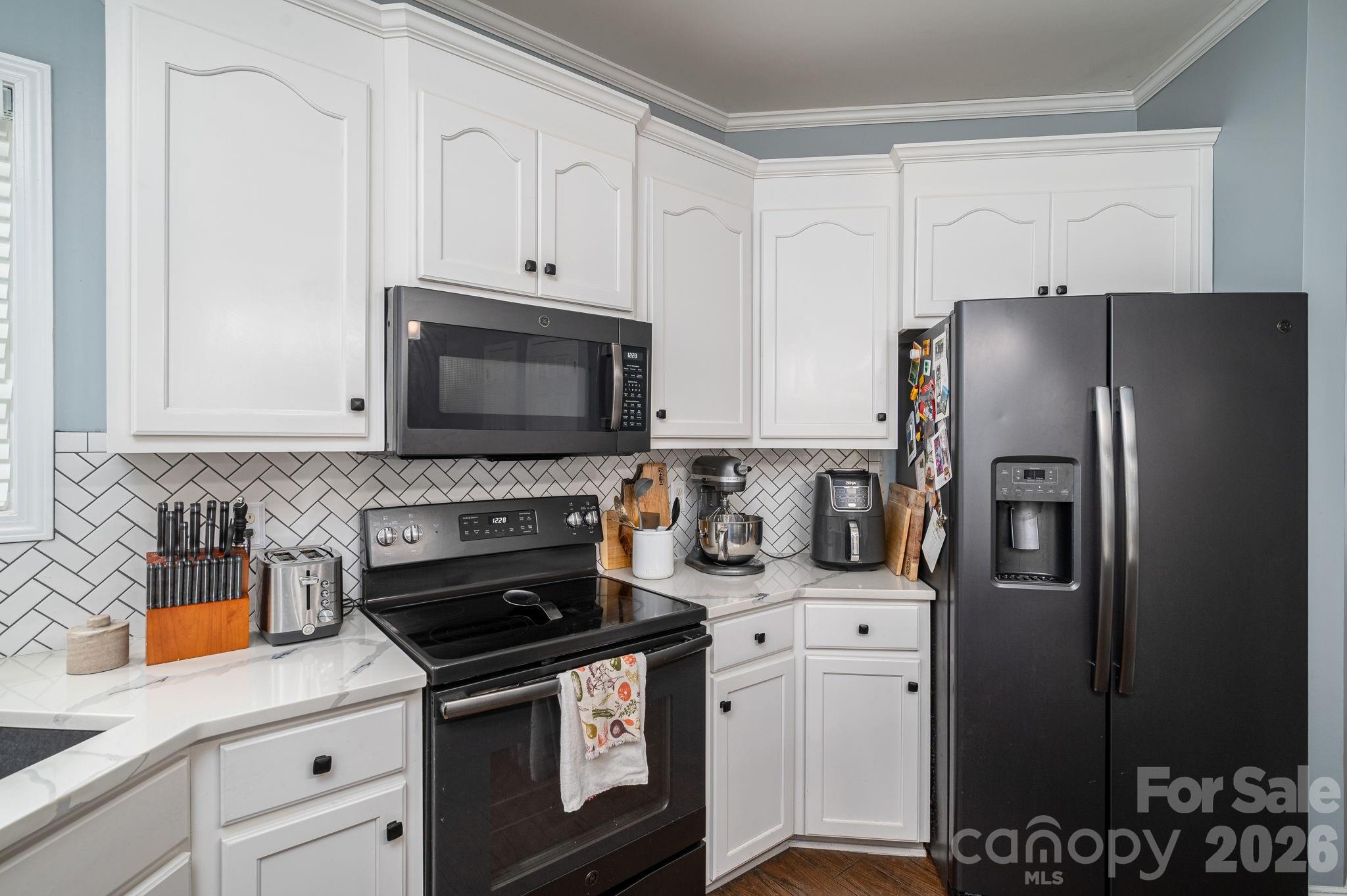 908 Carole Summey Drive Property Photo 23