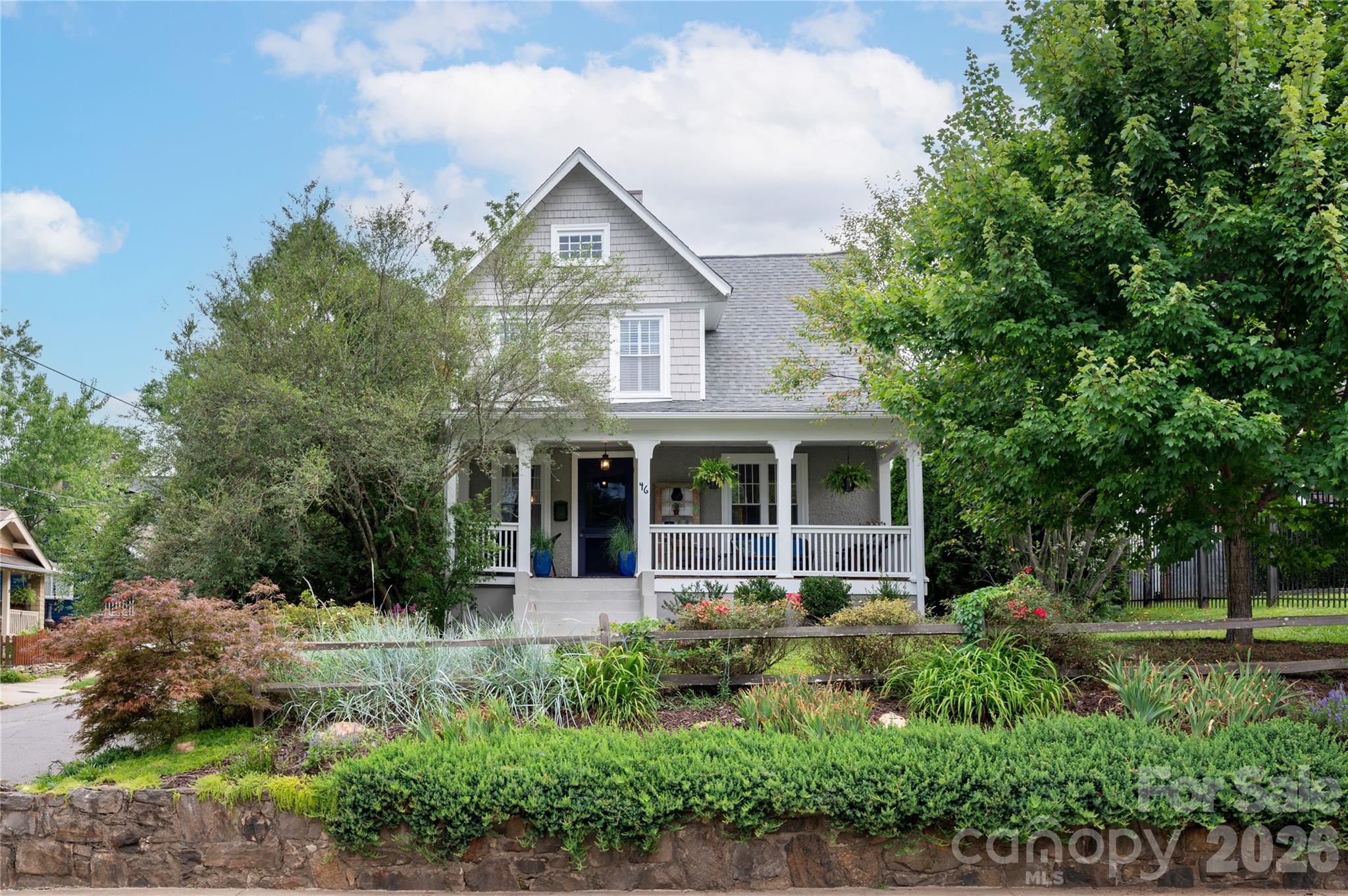46 E Chestnut Street Property Photo 1