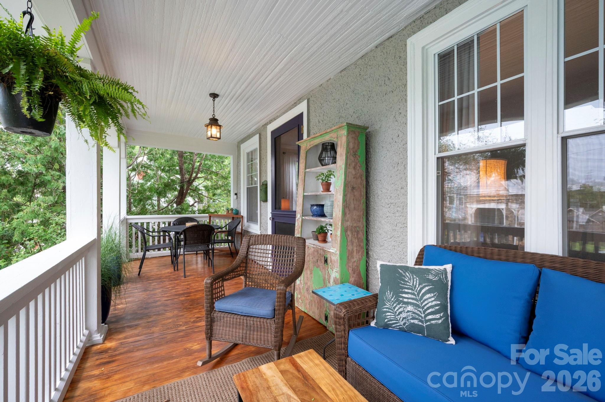 46 E Chestnut Street Property Photo 8