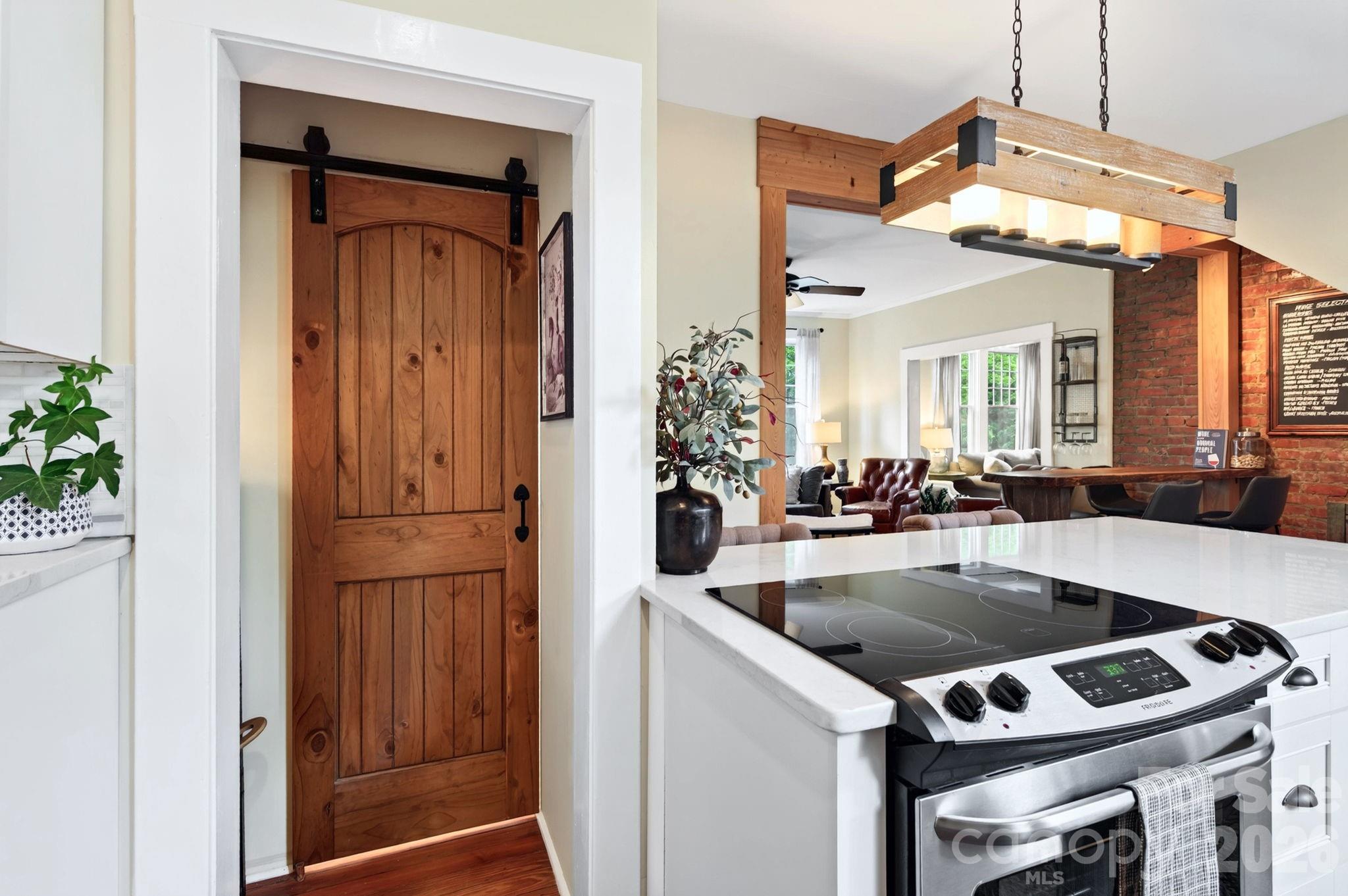 46 E Chestnut Street Property Photo 29