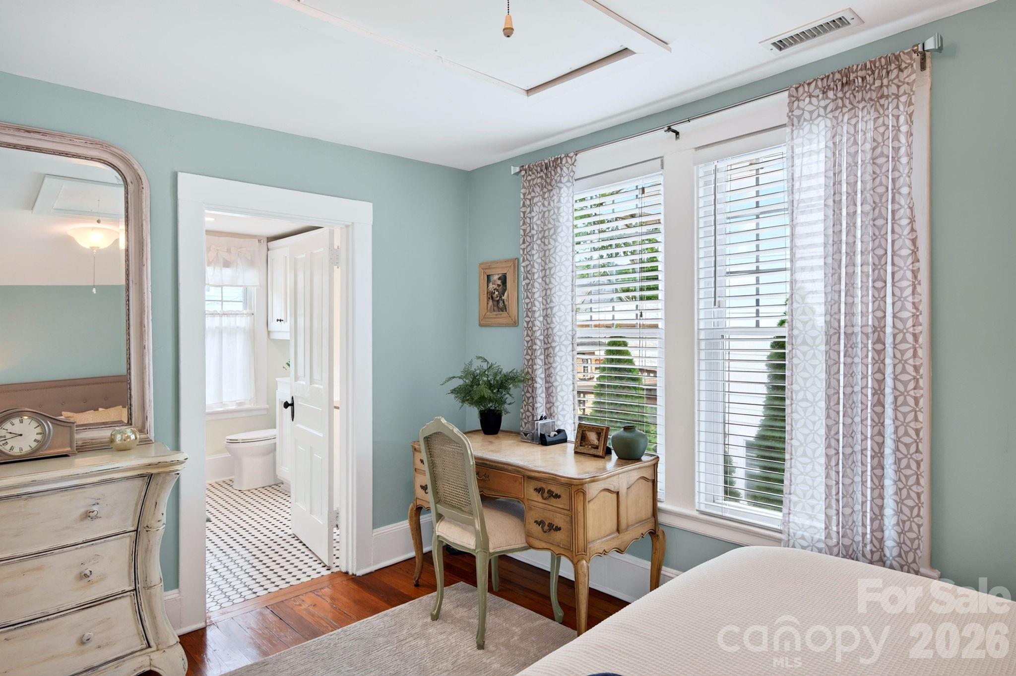 46 E Chestnut Street Property Photo 33