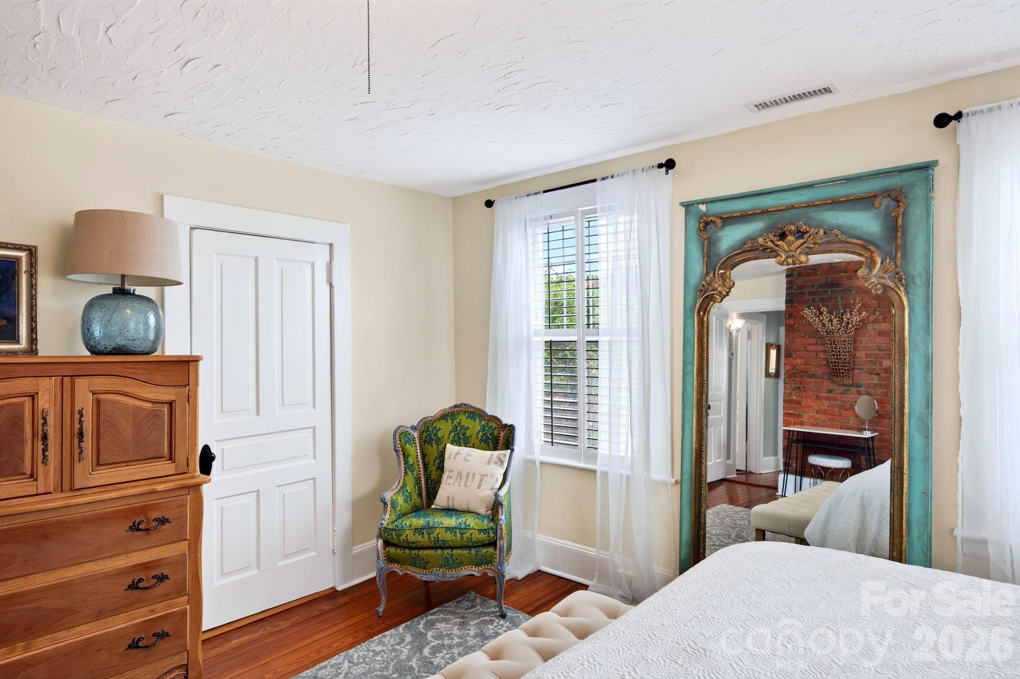 46 E Chestnut Street Property Photo 37