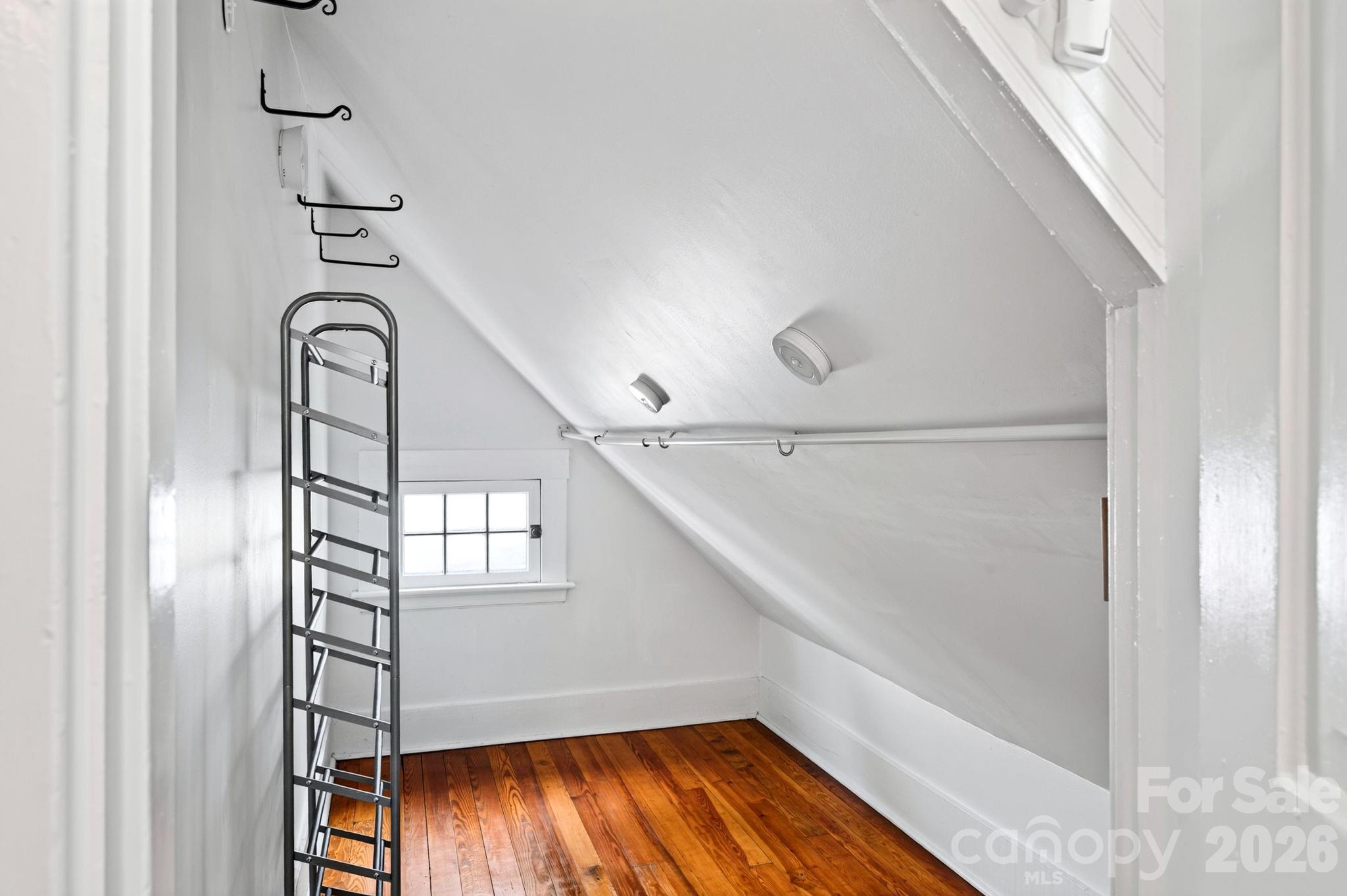 46 E Chestnut Street Property Photo 38