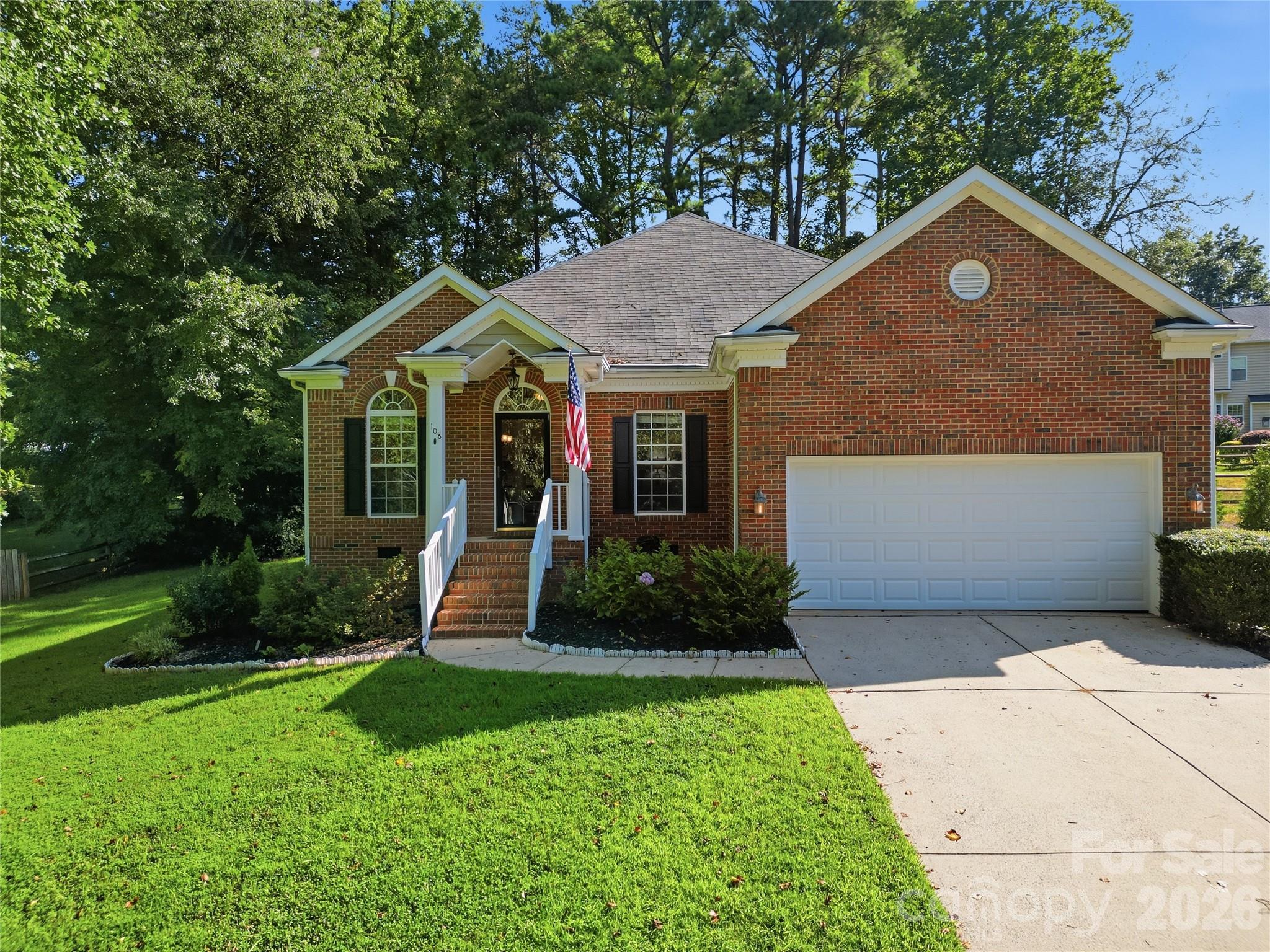 108 Summerbrook Lane Property Photo 1