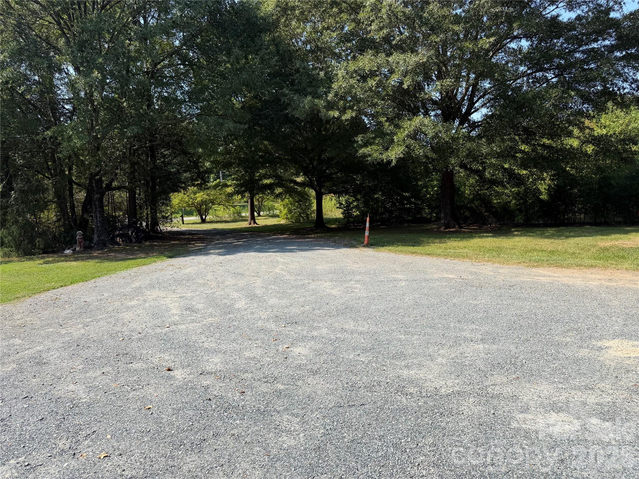 10325 Plaza Road Extension Property Photo 9