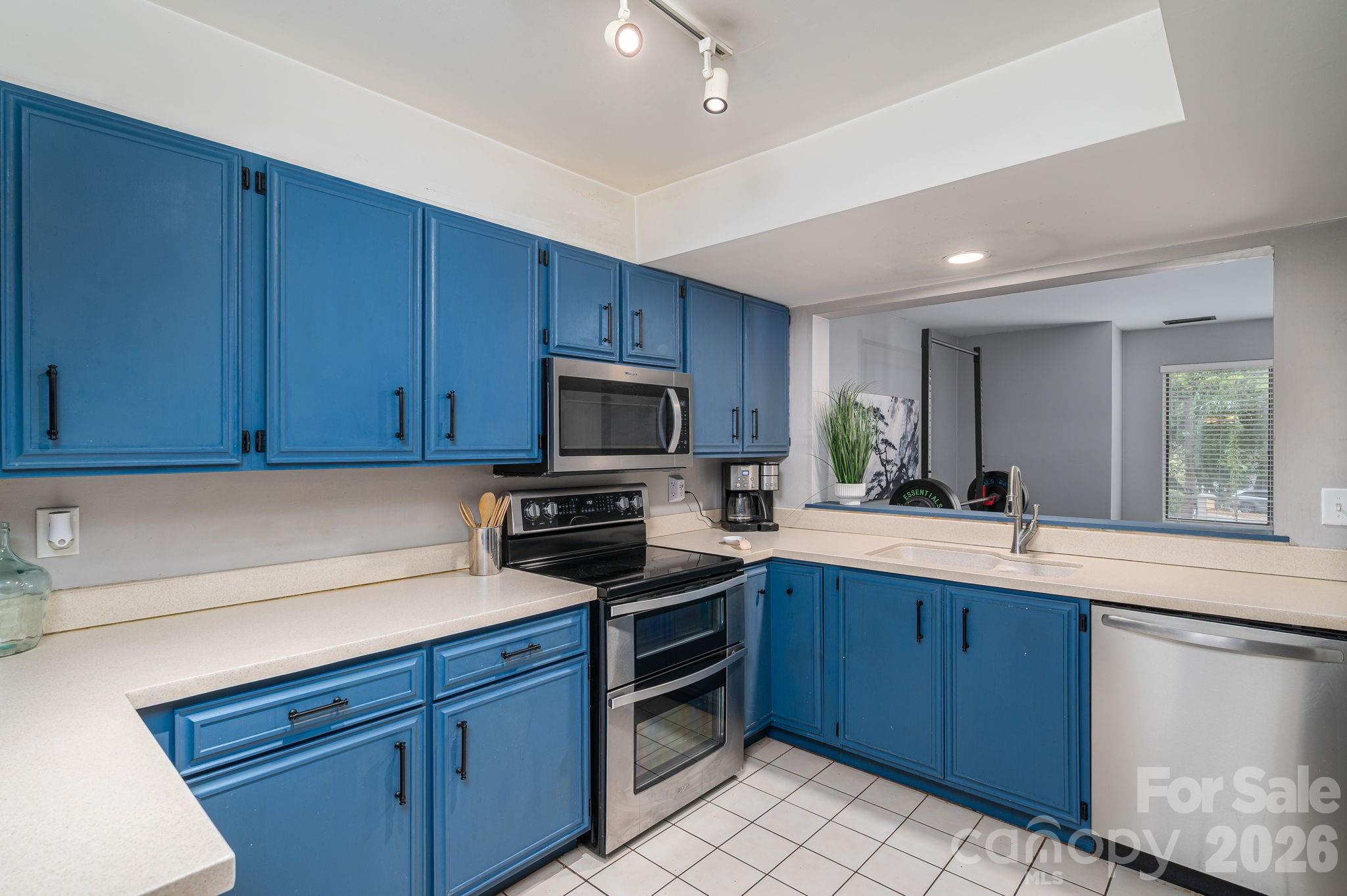 182 Riverview Terrace Property Photo 7